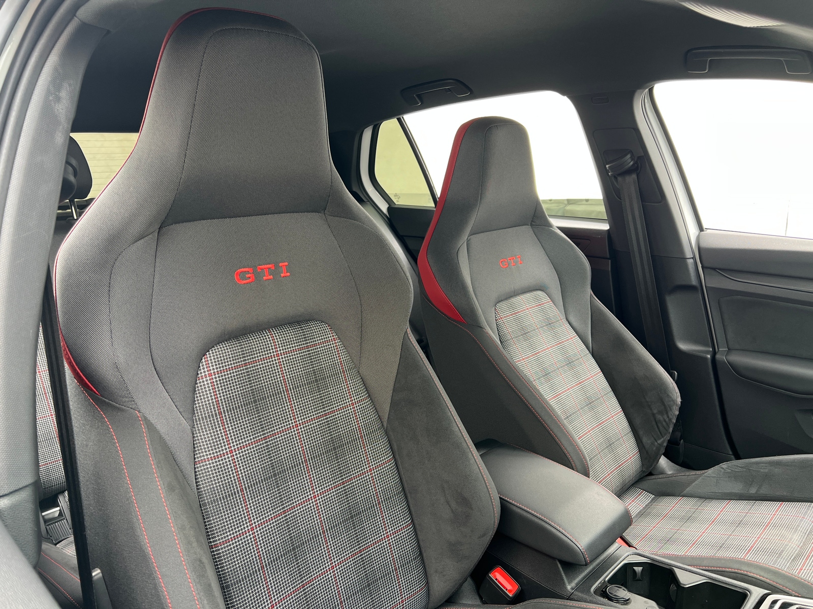 Thumbnail: 2024 Volkswagen Golf - 2