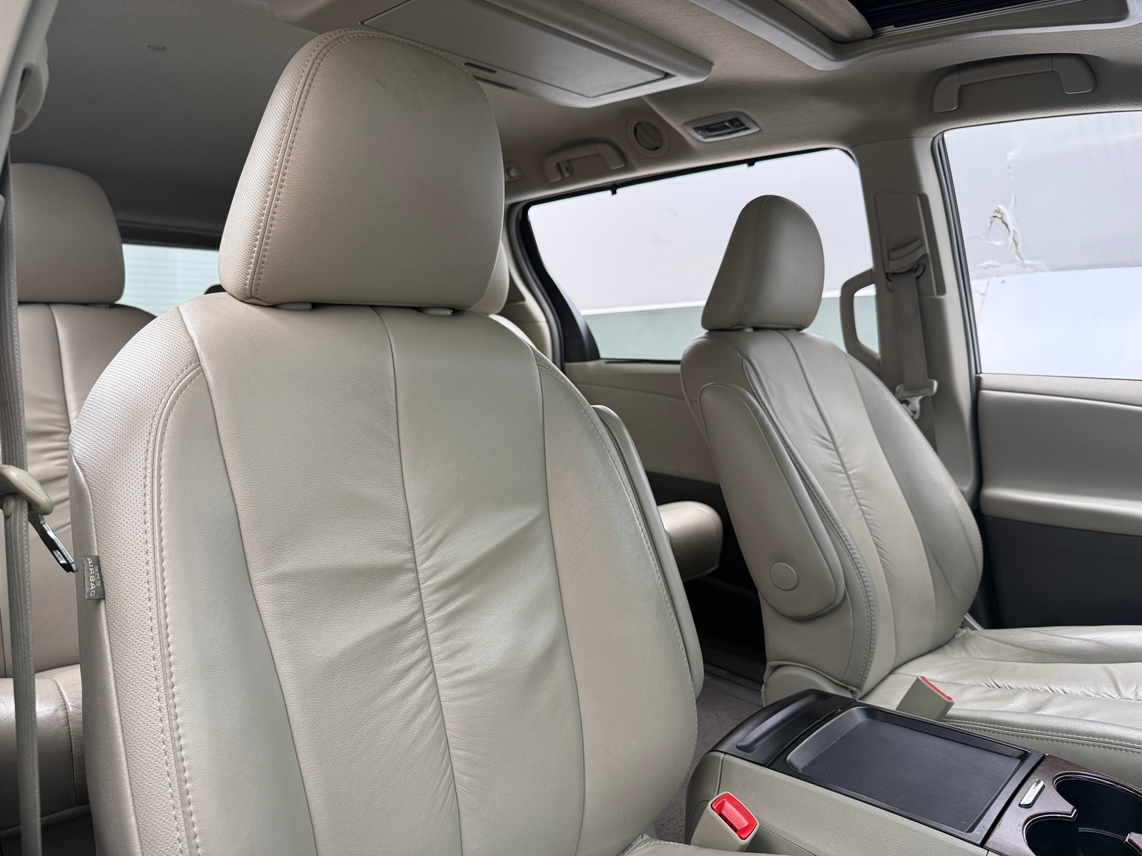 Thumbnail: 2011 Toyota Sienna - 2
