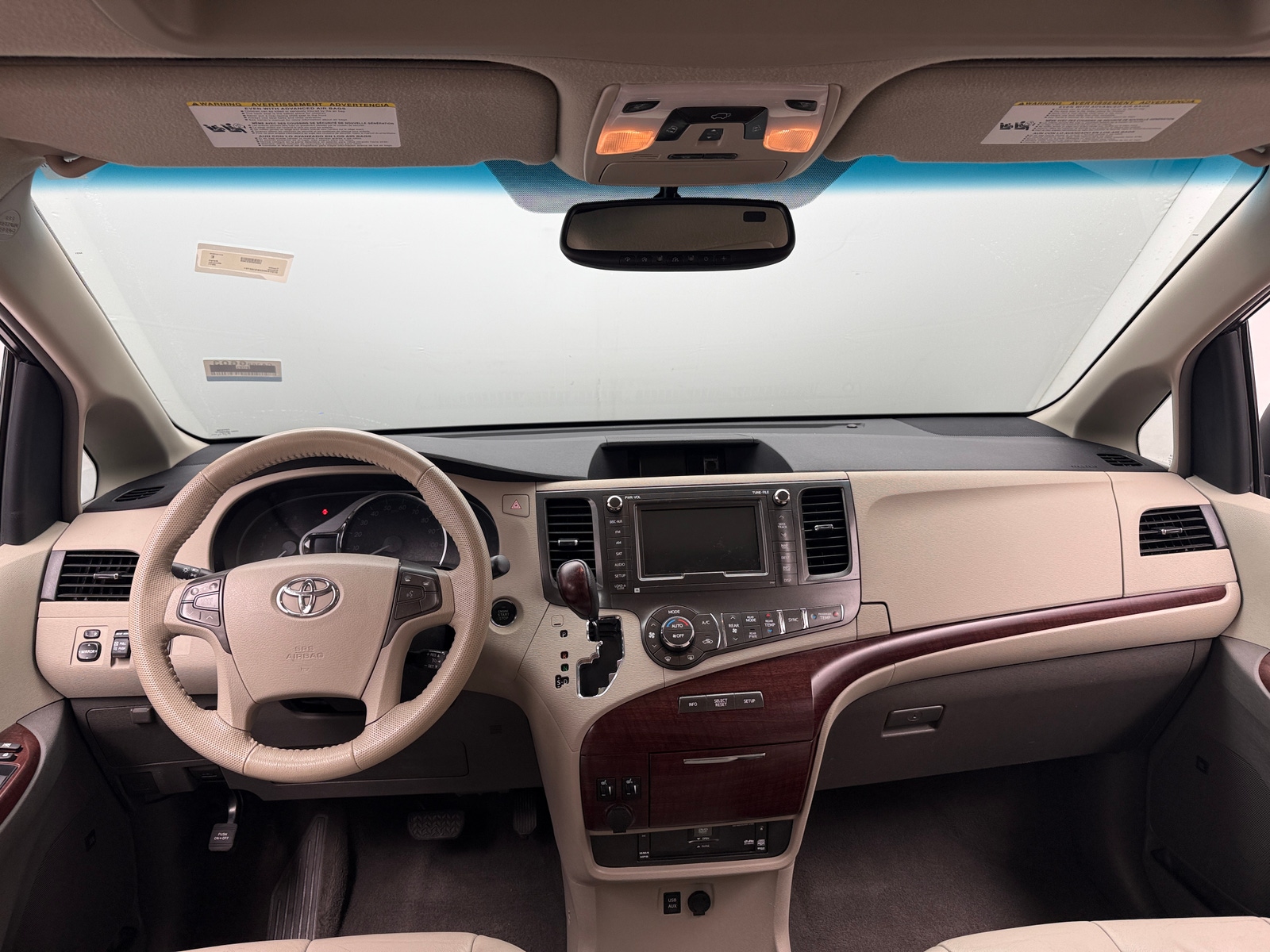 Thumbnail: 2011 Toyota Sienna - 3