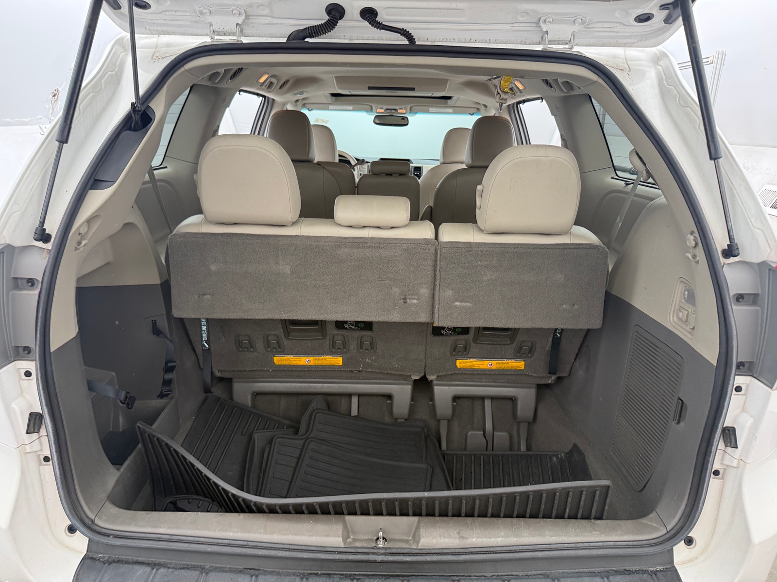 Thumbnail: 2011 Toyota Sienna - 7
