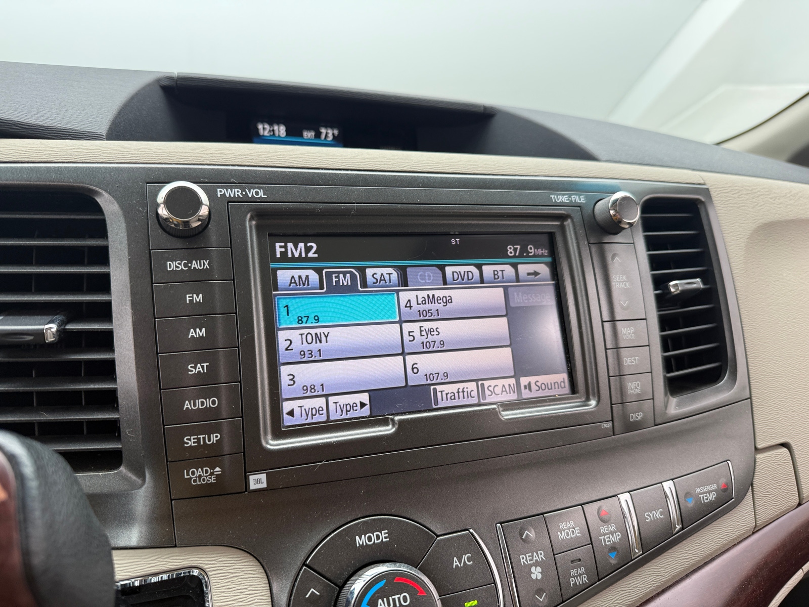 Thumbnail: 2011 Toyota Sienna - 4