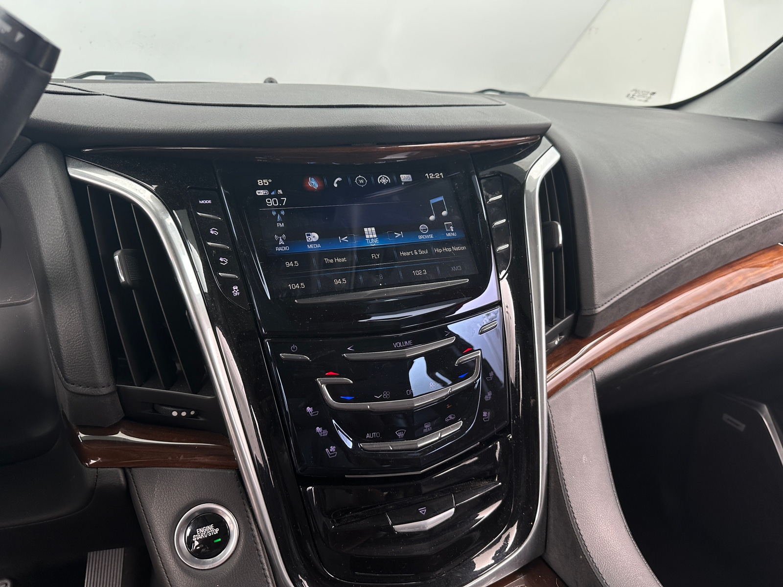 Thumbnail: 2020 Cadillac Escalade - 3