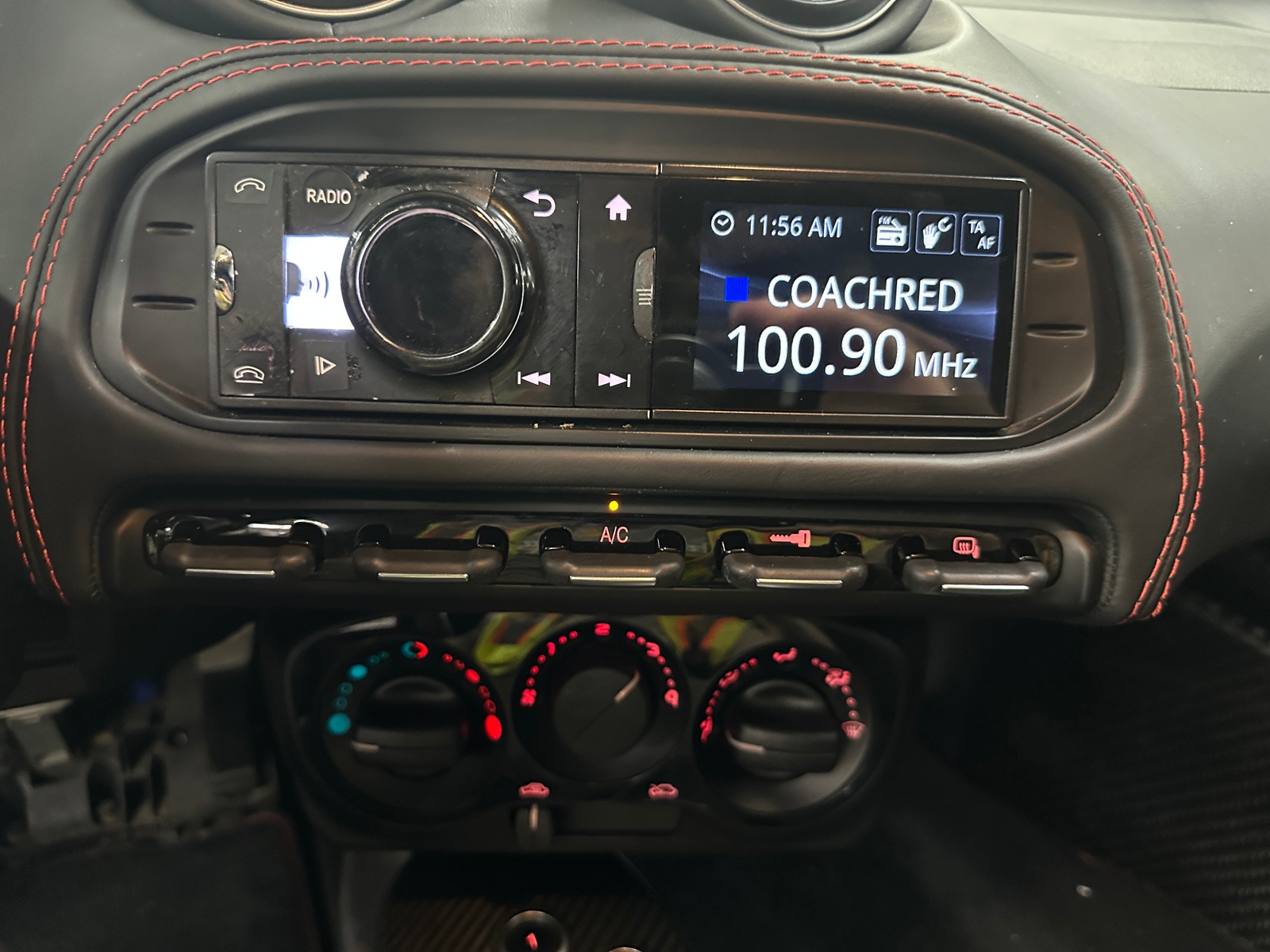 Thumbnail: 2015 Alfa Romeo 4C - 2
