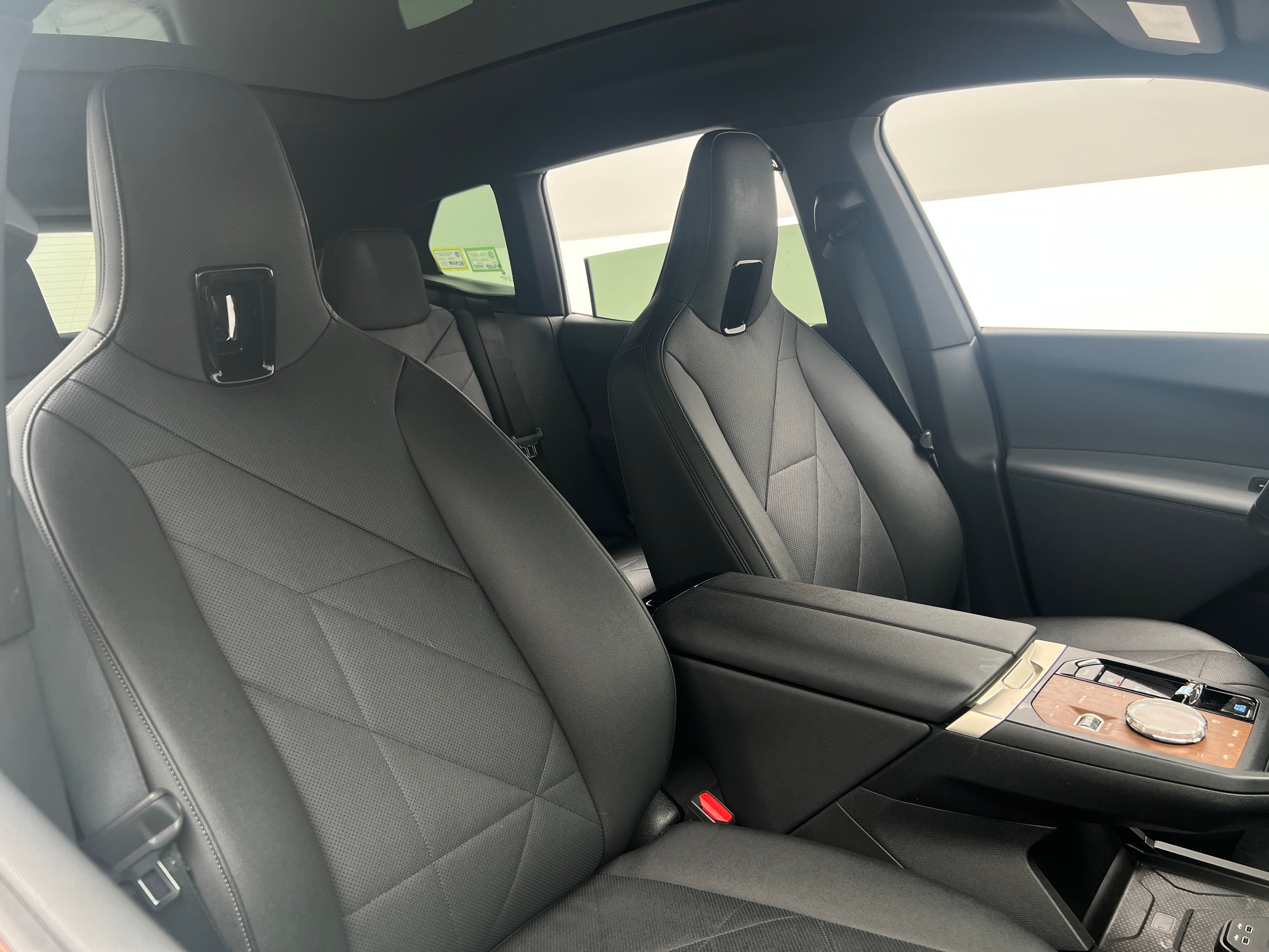 Used 2022 BMW iX Base with VIN WB523CF0XNCK81833 for sale in Oak Creek, WI