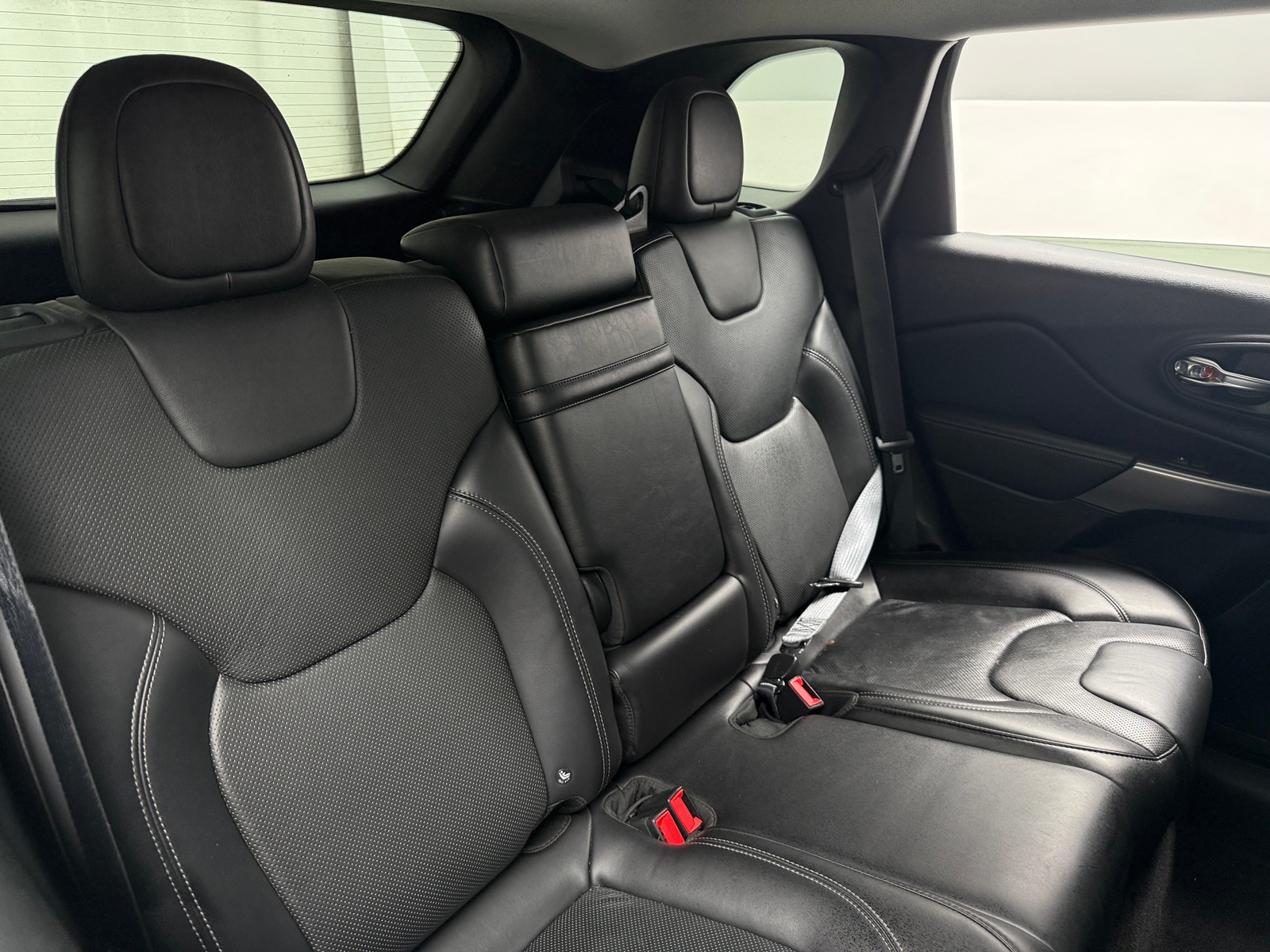 Thumbnail: 2019 Jeep Cherokee - 5