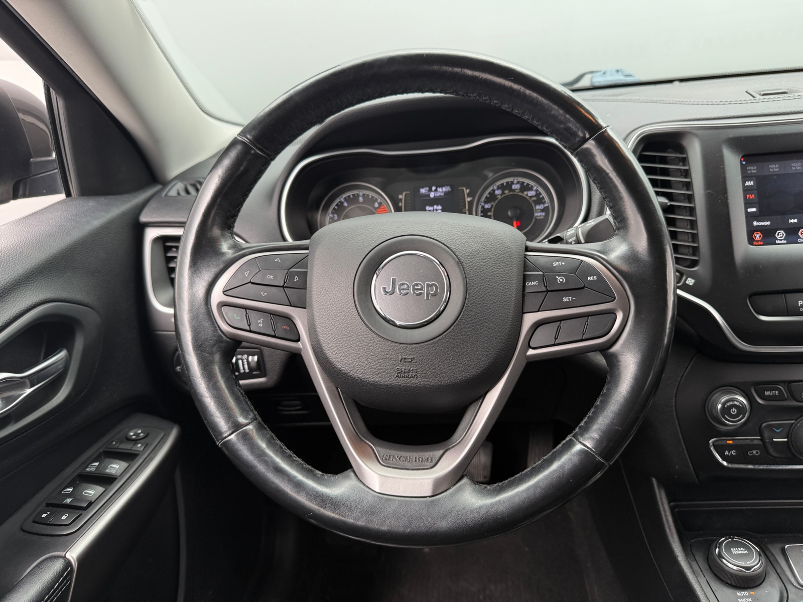 Thumbnail: 2020 Jeep Cherokee - 5