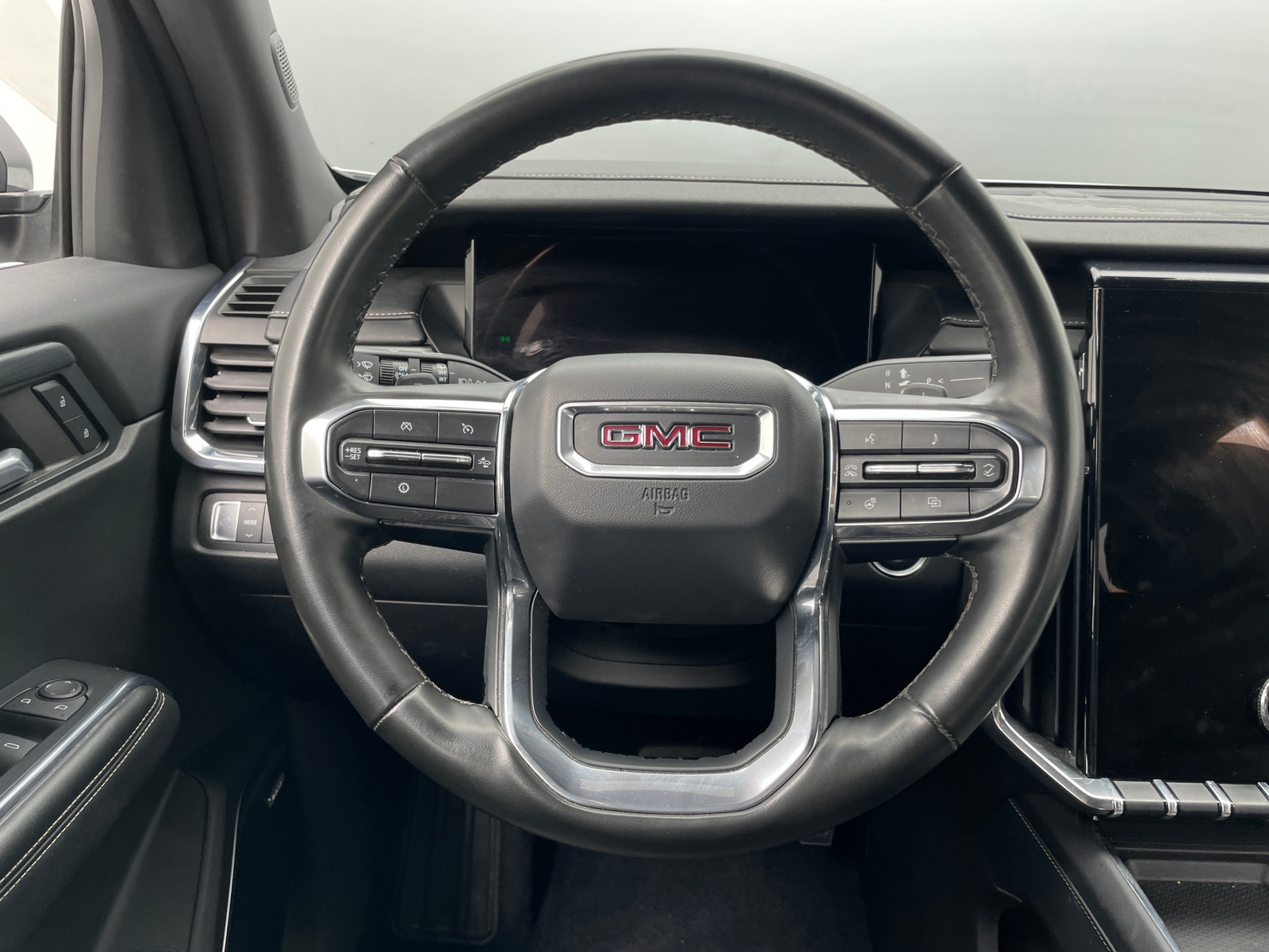 Thumbnail: 2024 GMC Acadia - 4