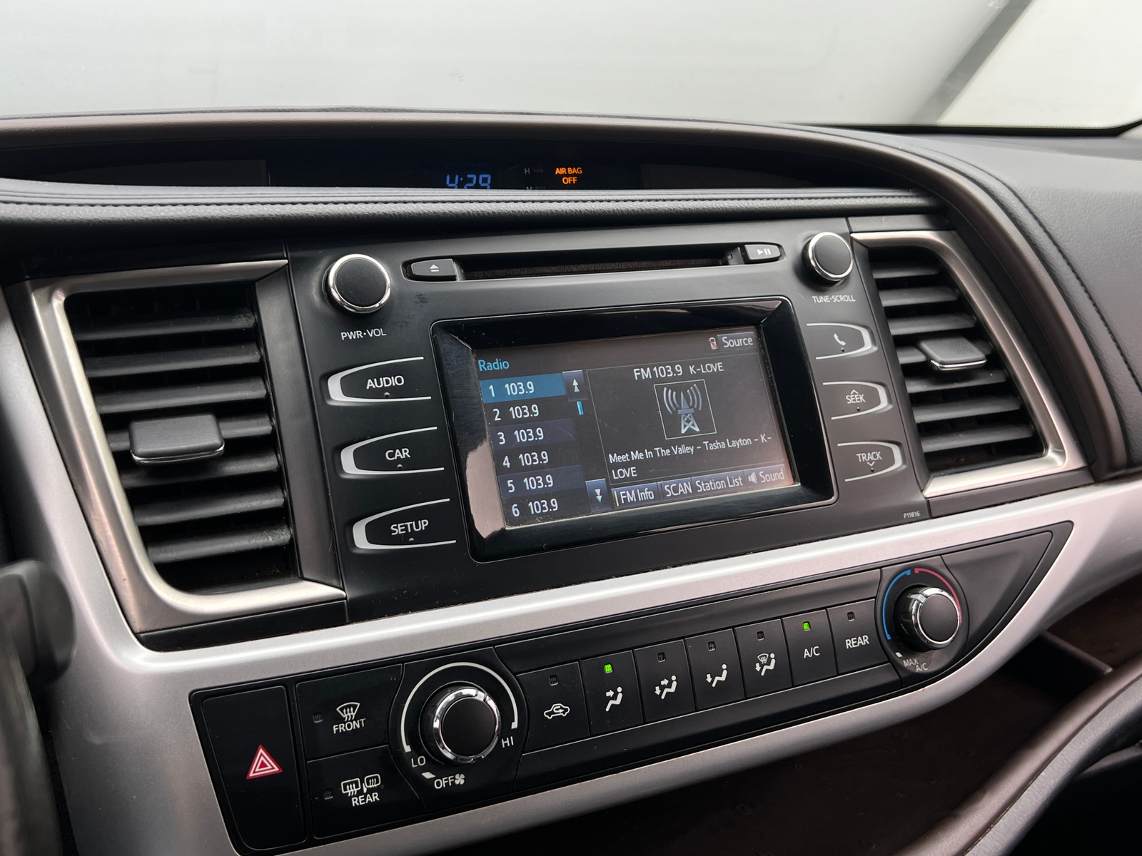 Thumbnail: 2019 Toyota Highlander - 4