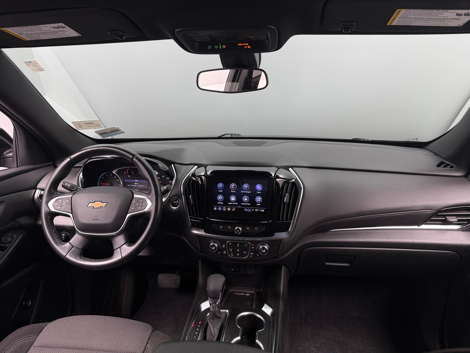 Thumbnail: 2022 Chevrolet Traverse - 3