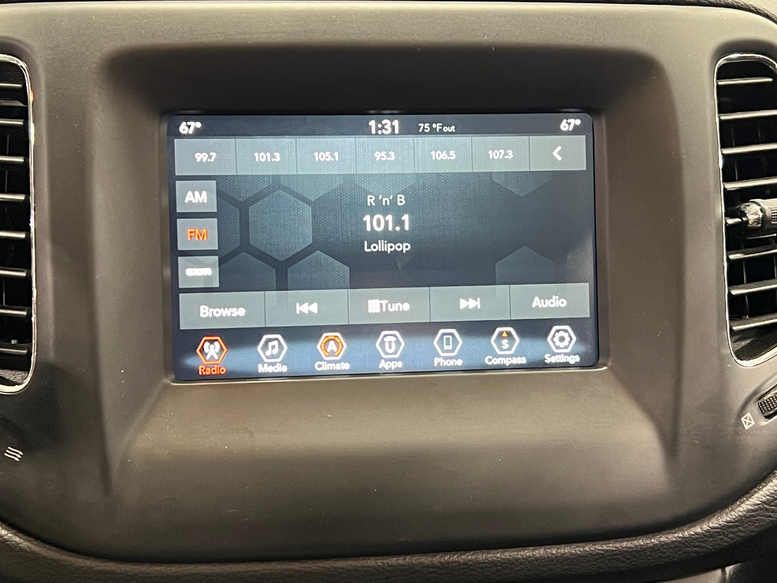 Thumbnail: 2020 Jeep Compass - 4