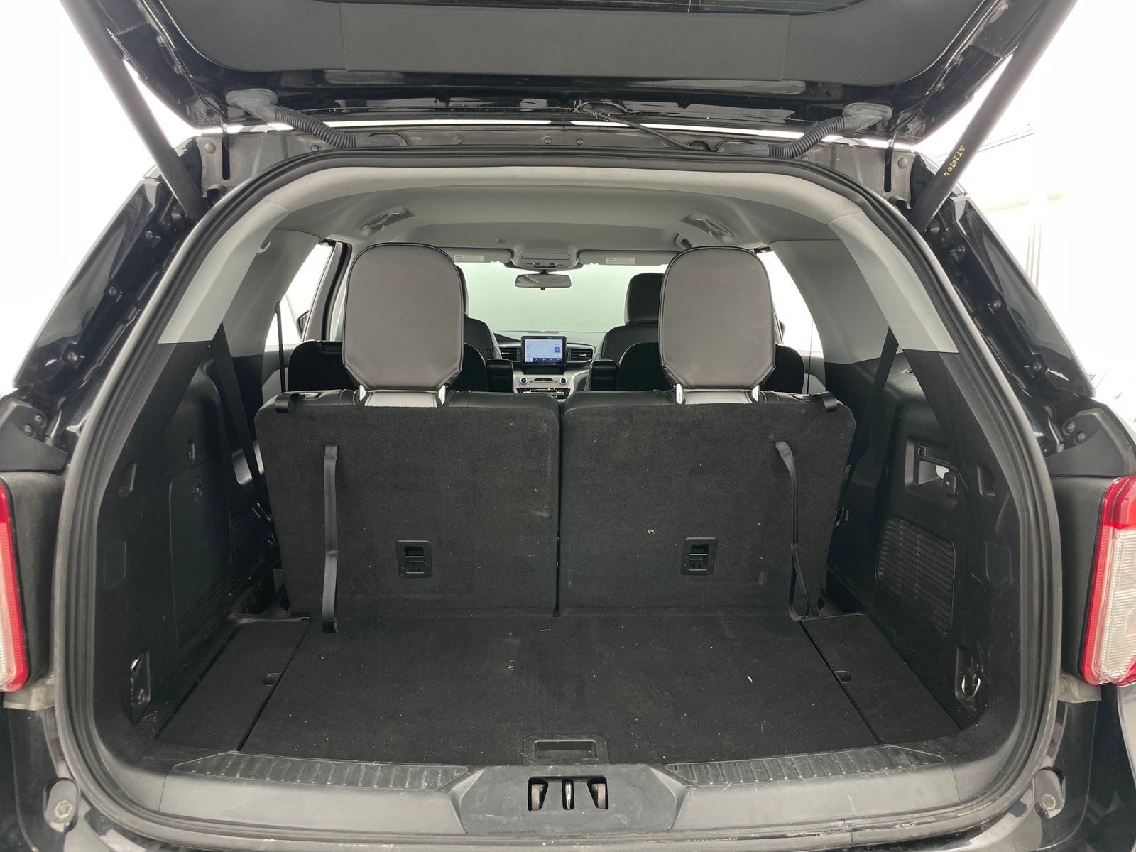 Thumbnail: 2021 Ford Explorer - 7