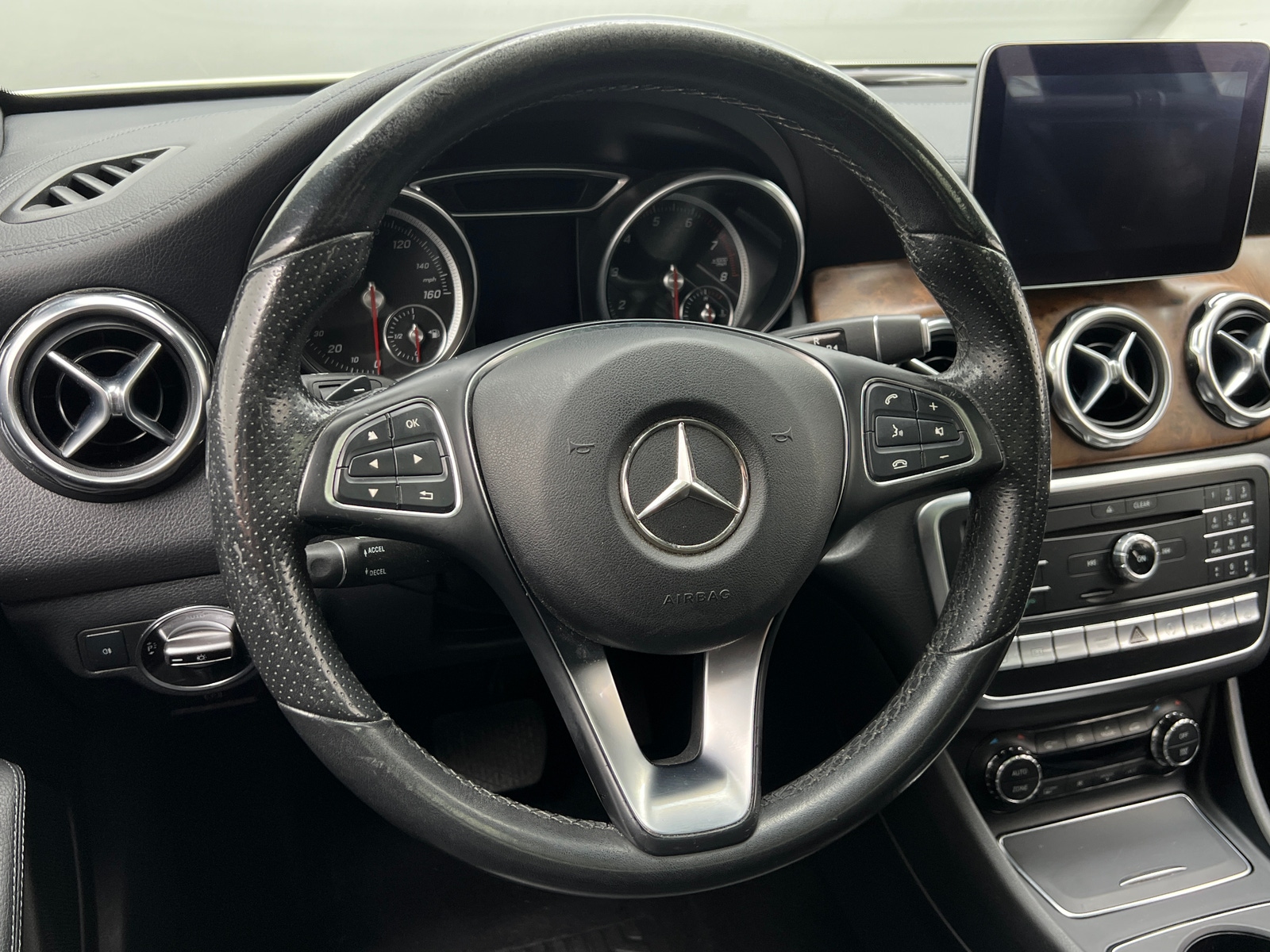 Thumbnail: 2018 Mercedes-Benz GLA - 4