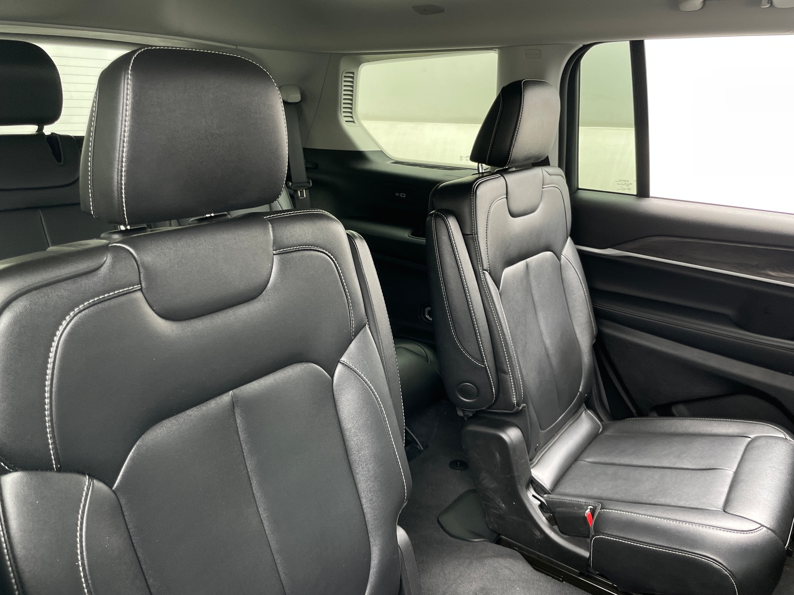 Thumbnail: 2023 Jeep Grand Cherokee L - 5