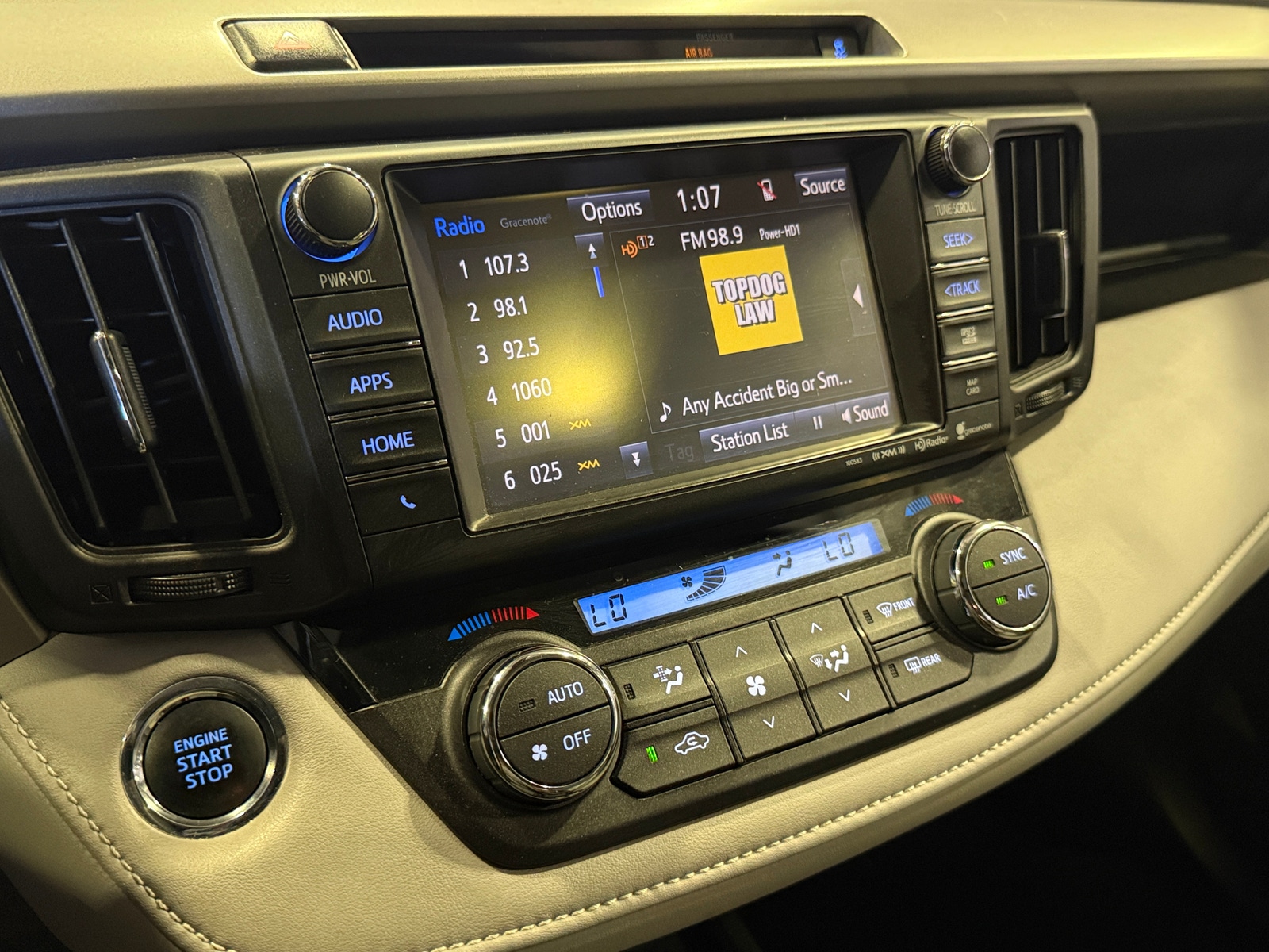 Thumbnail: 2016 Toyota RAV4 - 3