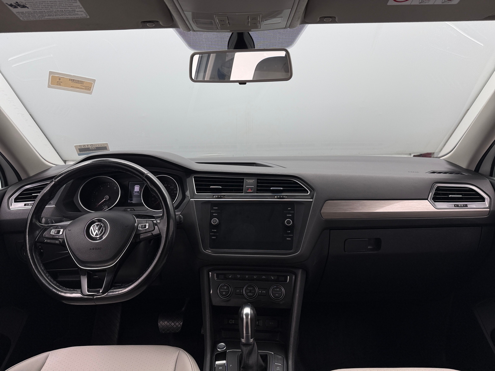 Thumbnail: 2018 Volkswagen Tiguan - 2