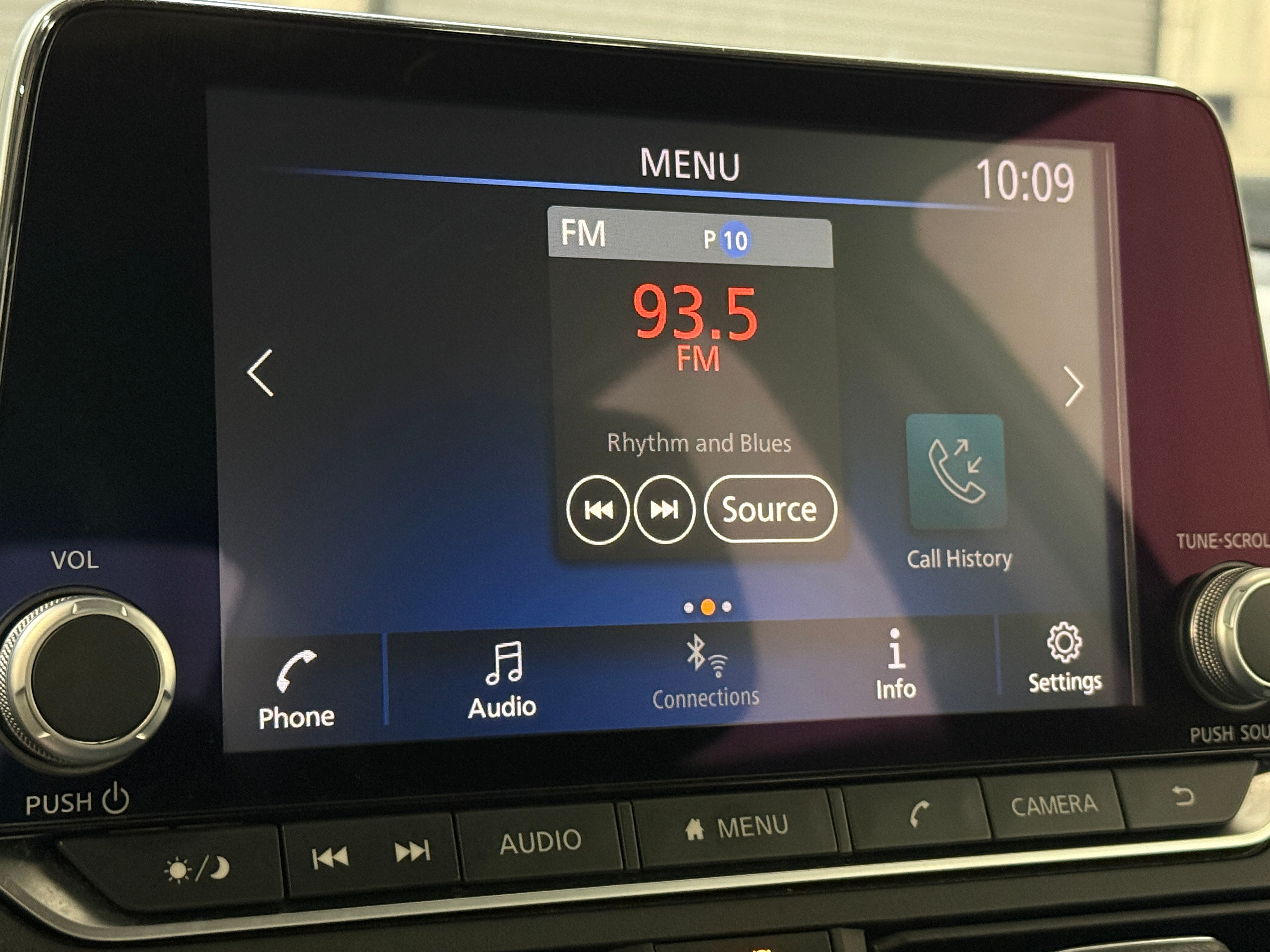 2025 Nissan Altima SV - Photo 11