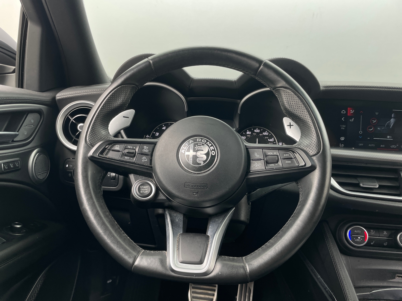 Thumbnail: 2023 Alfa Romeo Stelvio - 4