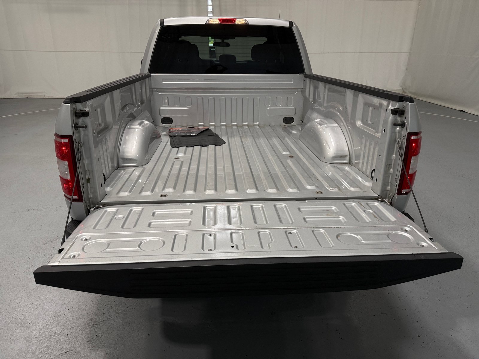 Thumbnail: 2019 Ford Econoline - 7