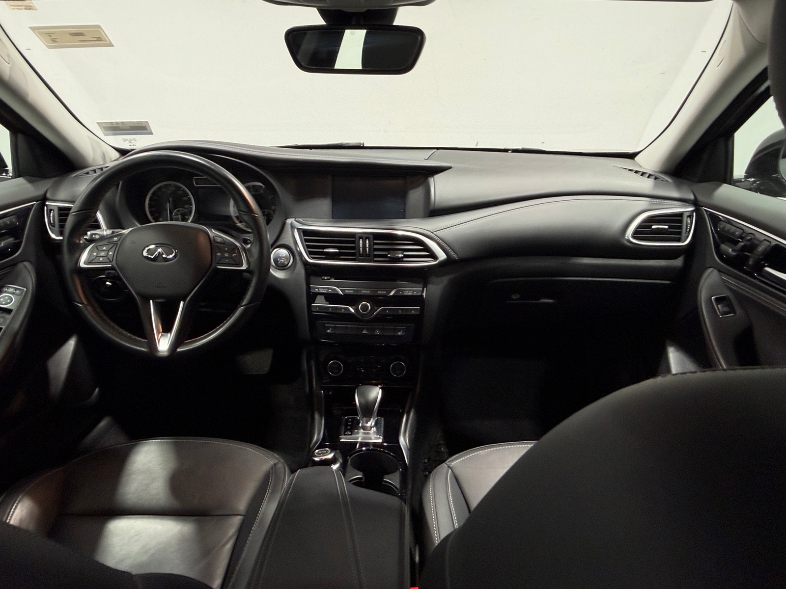 Thumbnail: 2018 INFINITI QX30 - 2