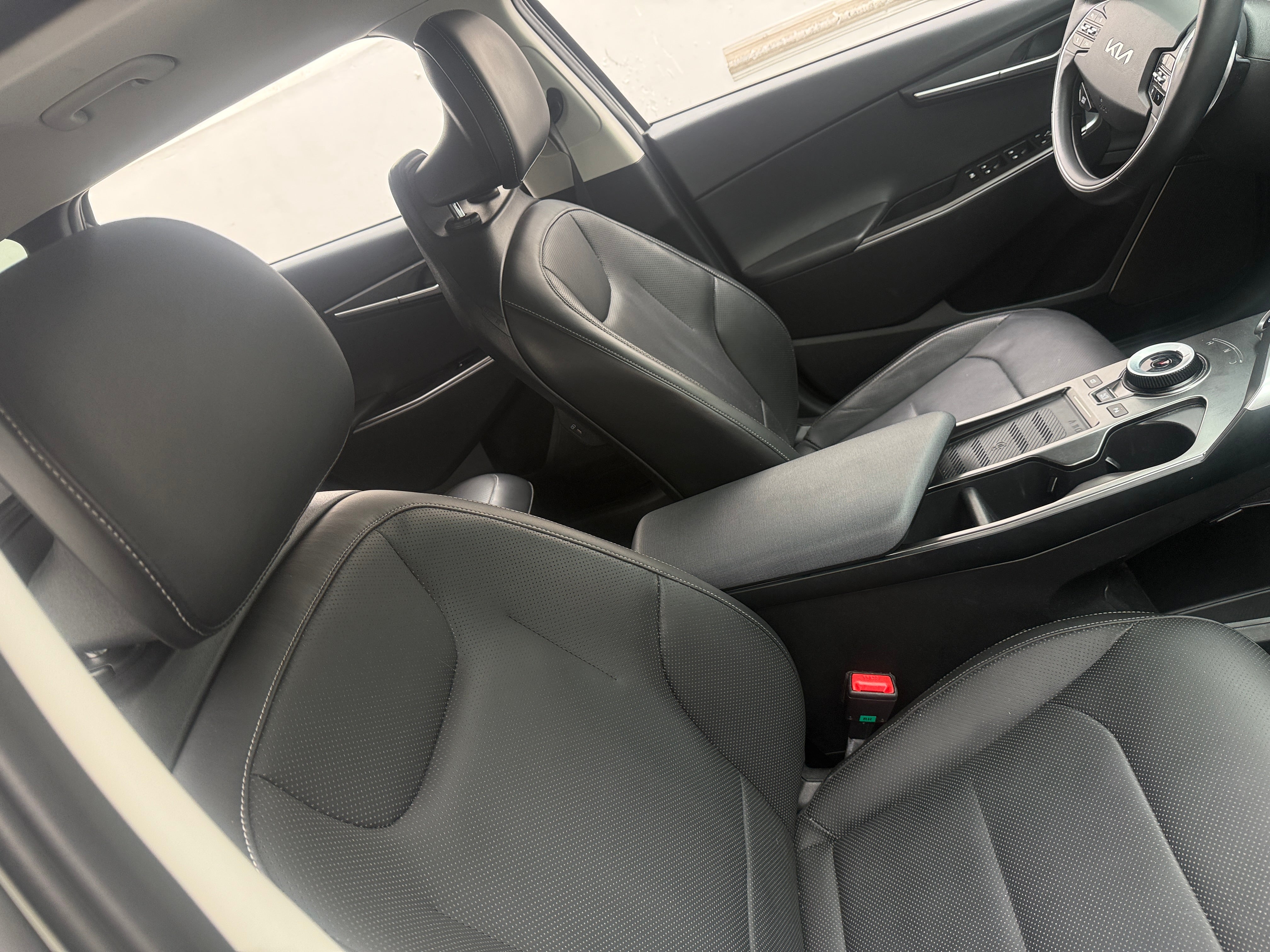 Used 2022 Kia EV6 Wind with VIN KNDC3DLC0N5030479 for sale in Oak Creek, WI