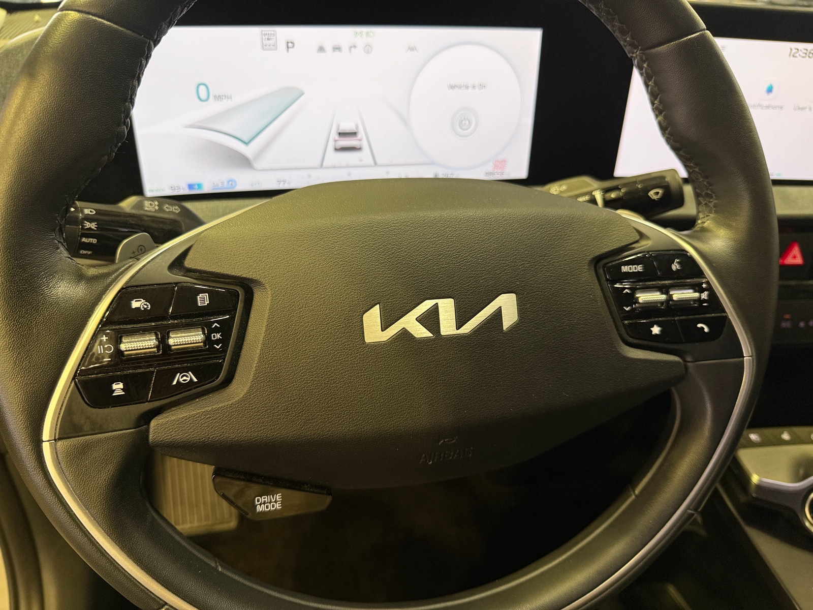 Thumbnail: 2022 Kia EV6 - 4