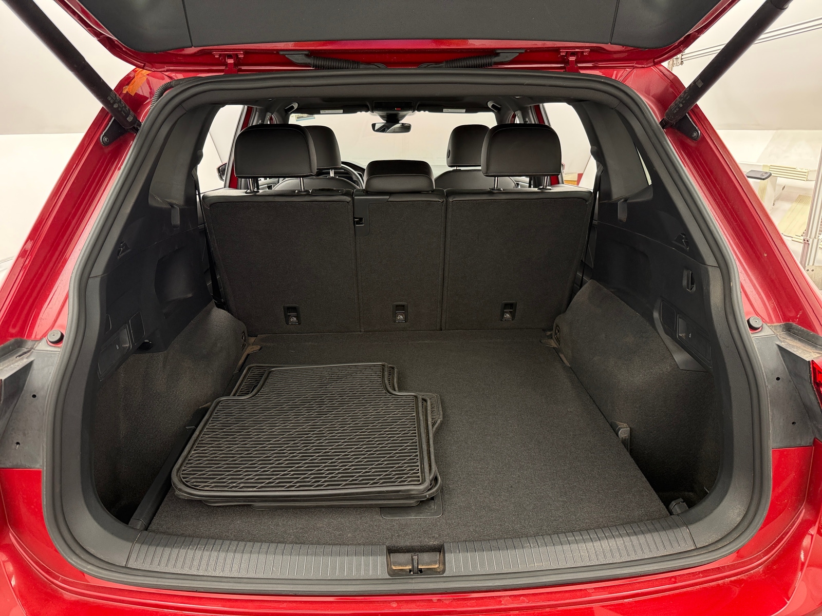 Thumbnail: 2024 Volkswagen Tiguan - 6