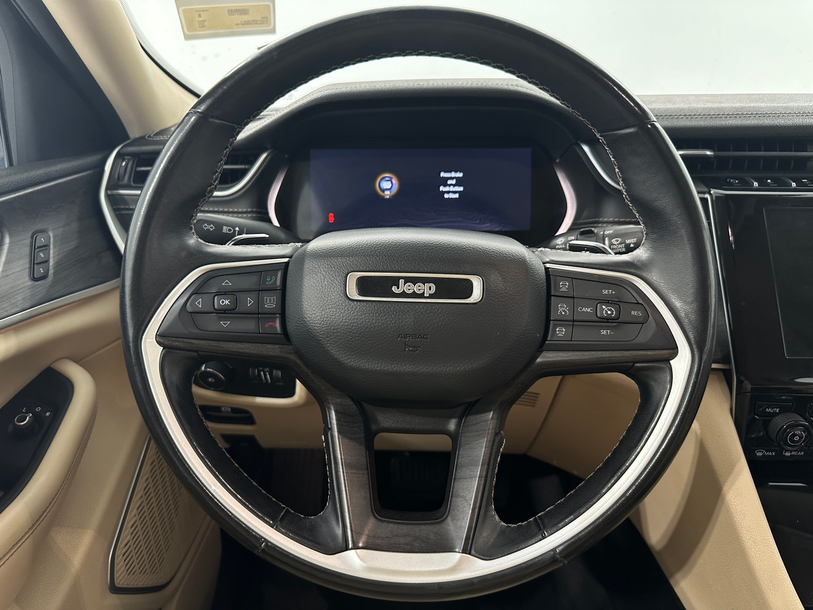 Thumbnail: 2022 Jeep Grand Cherokee L - 4