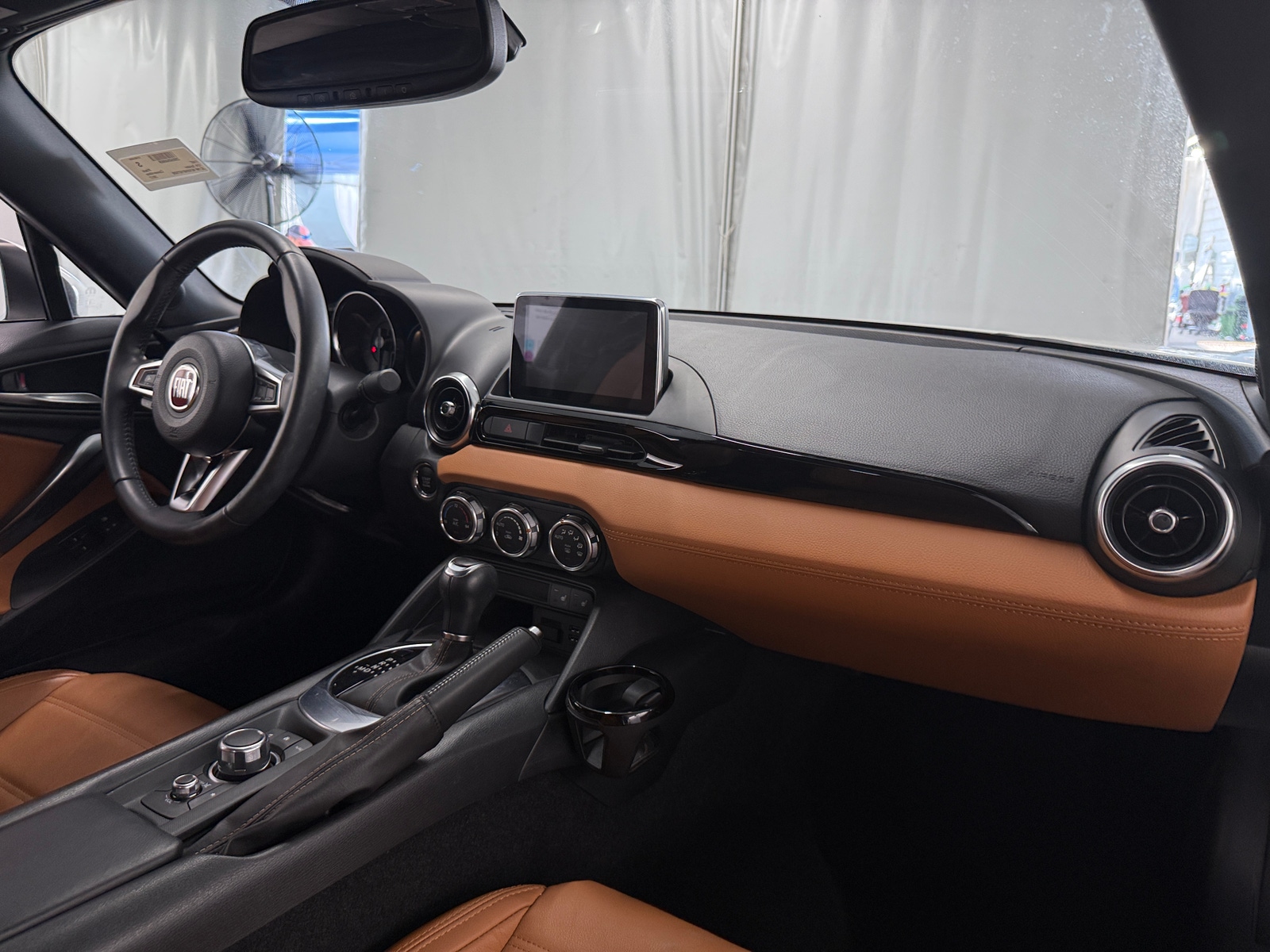 Thumbnail: 2017 Fiat 124 Spider - 3