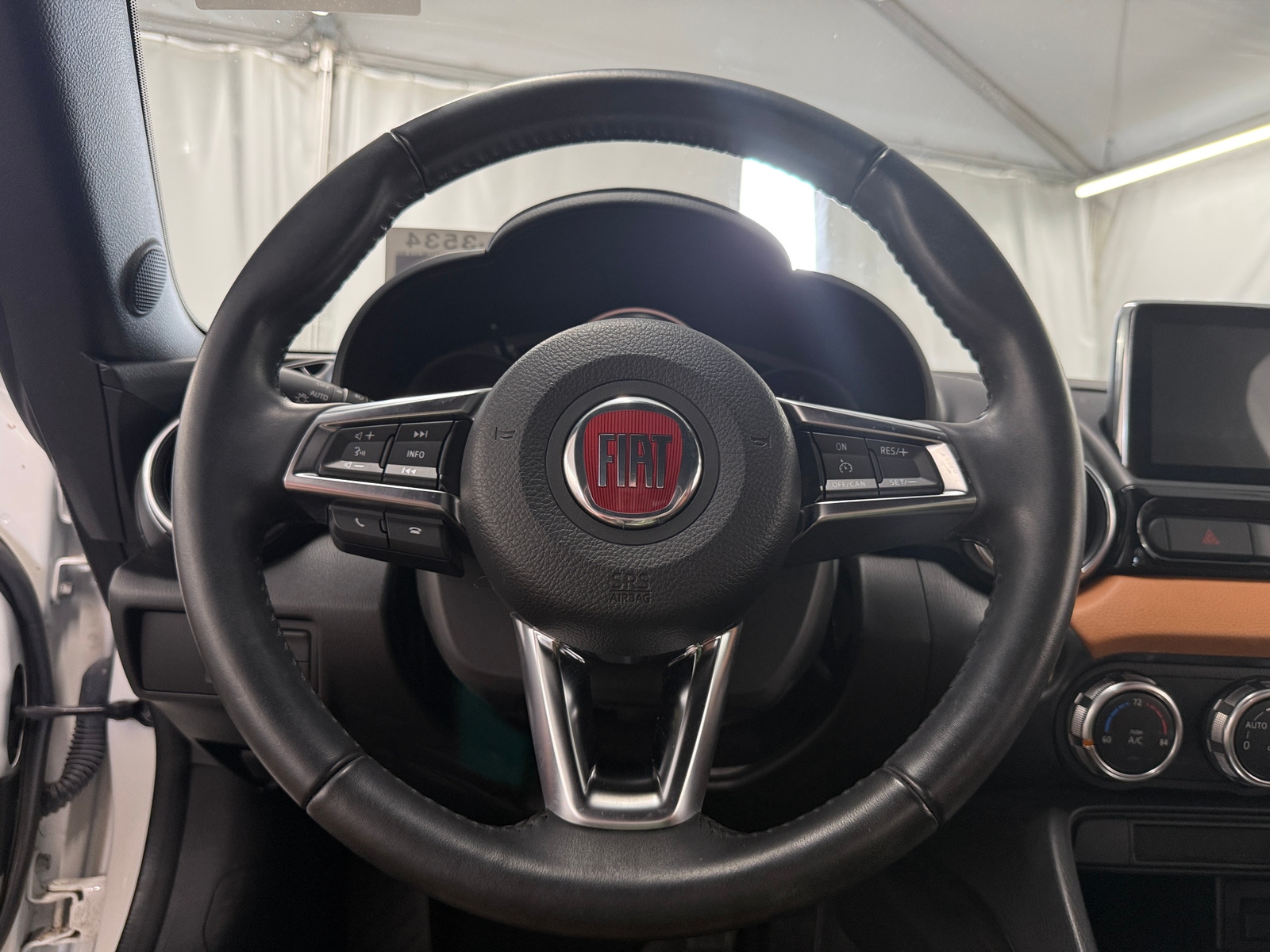 Thumbnail: 2017 Fiat 124 Spider - 5