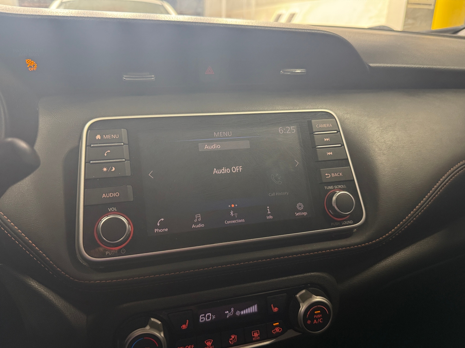 Thumbnail: 2020 Nissan Kicks - 3