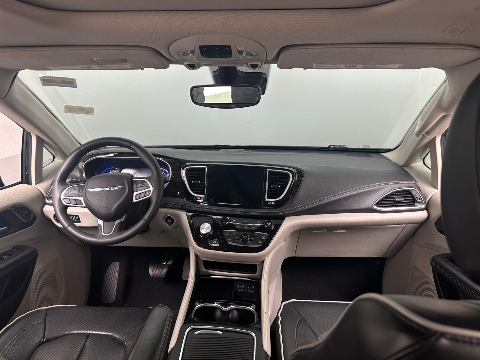 Thumbnail: 2023 Chrysler Pacifica - 2