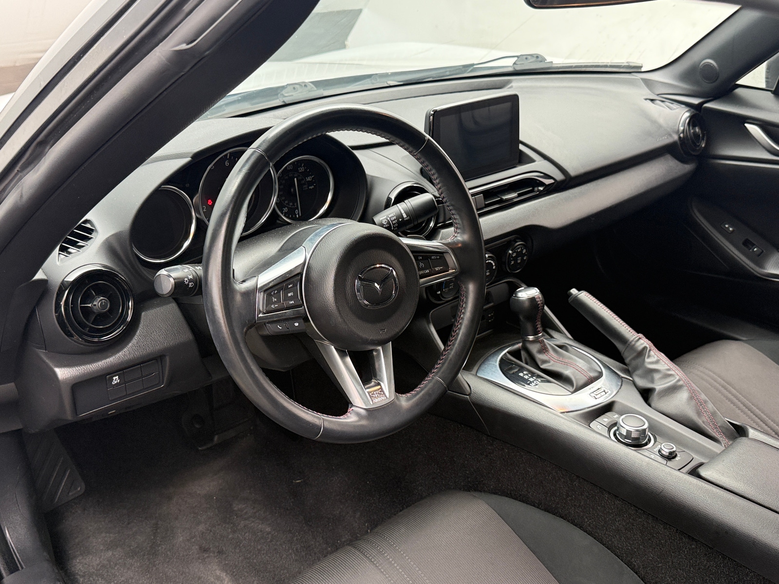 Thumbnail: 2019 Mazda MX-5 Miata - 3