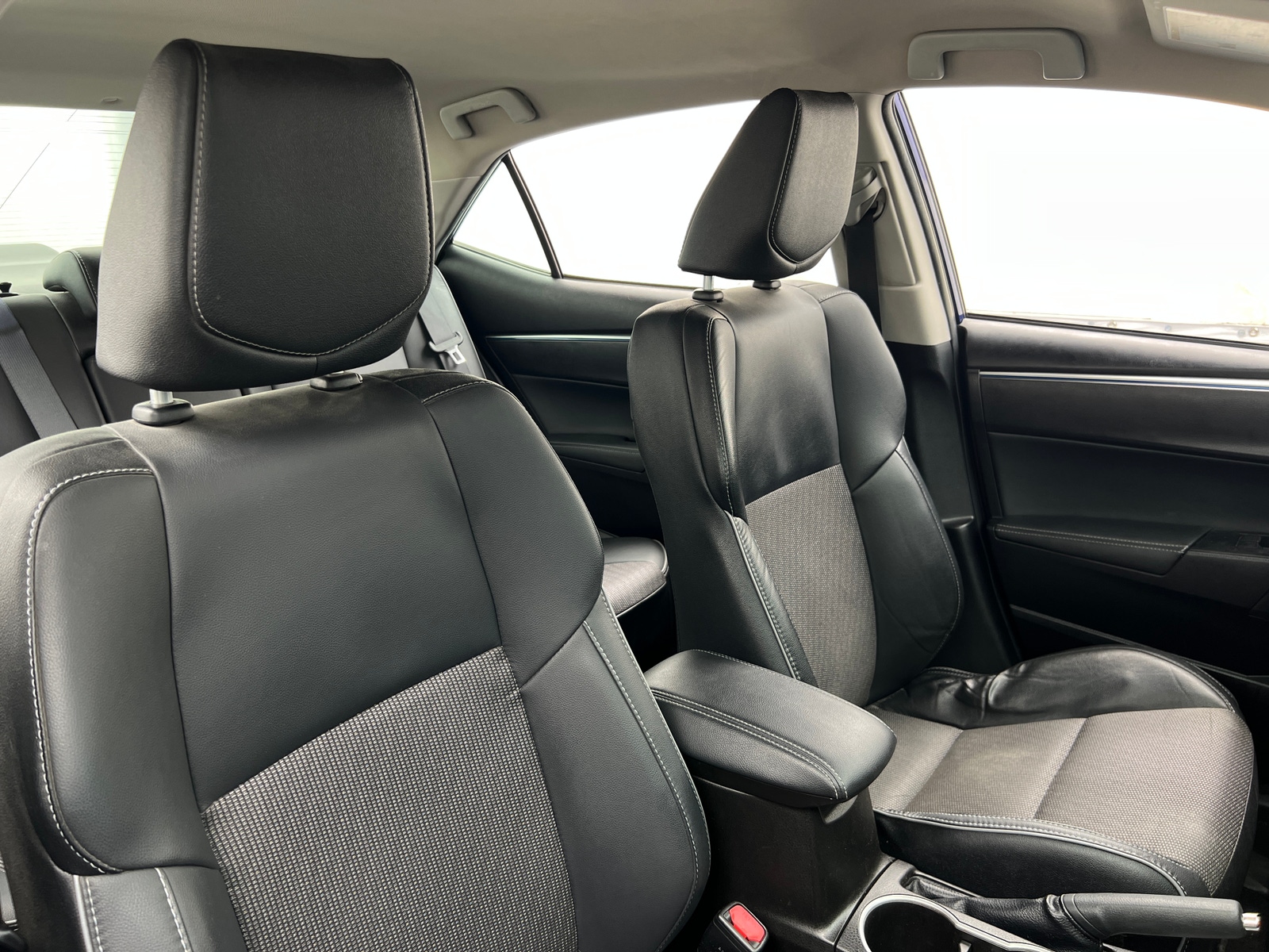 Thumbnail: 2016 Toyota Corolla - 2