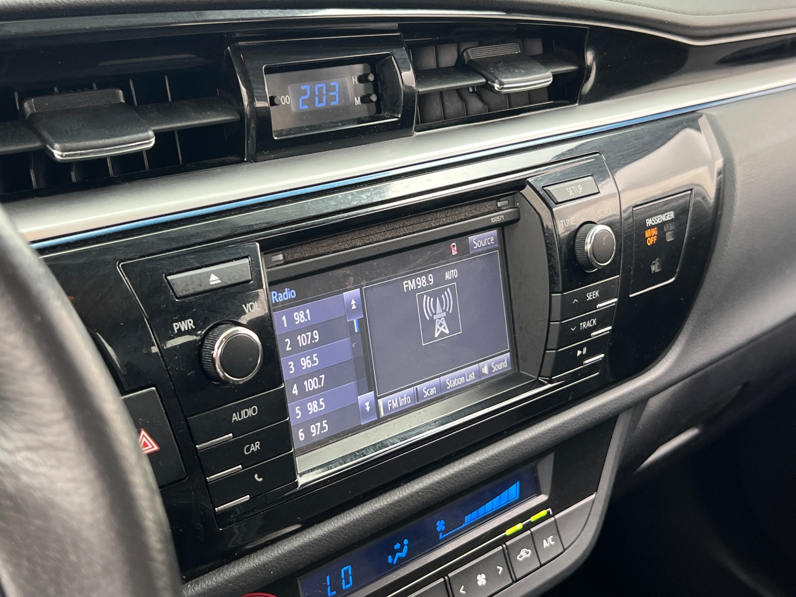 Thumbnail: 2016 Toyota Corolla - 4
