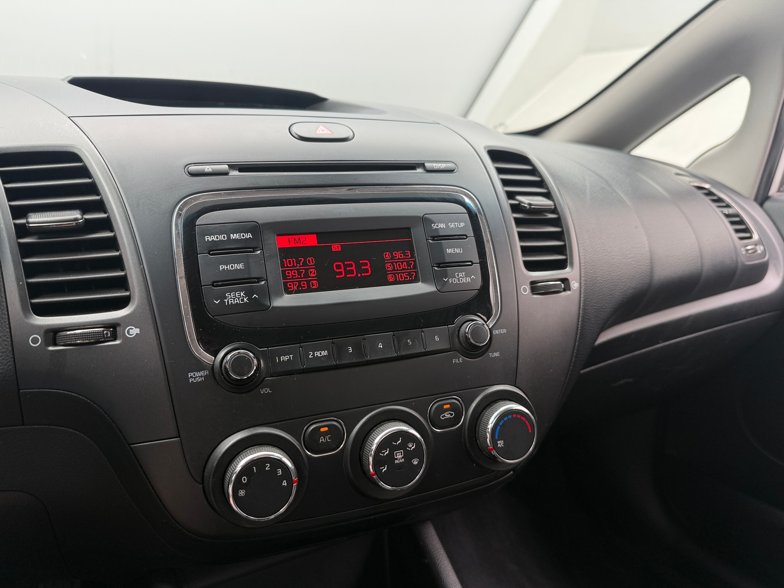 Thumbnail: 2018 Kia Forte - 4
