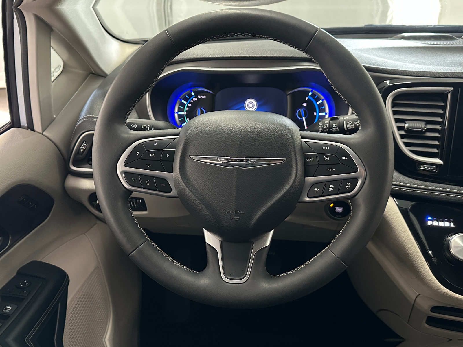 Thumbnail: 2024 Chrysler Pacifica - 4