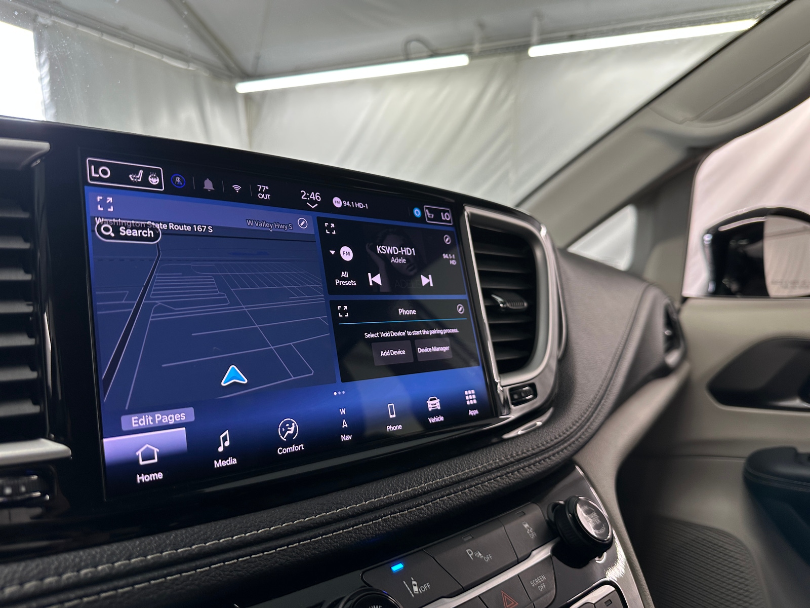 Thumbnail: 2024 Chrysler Pacifica - 3