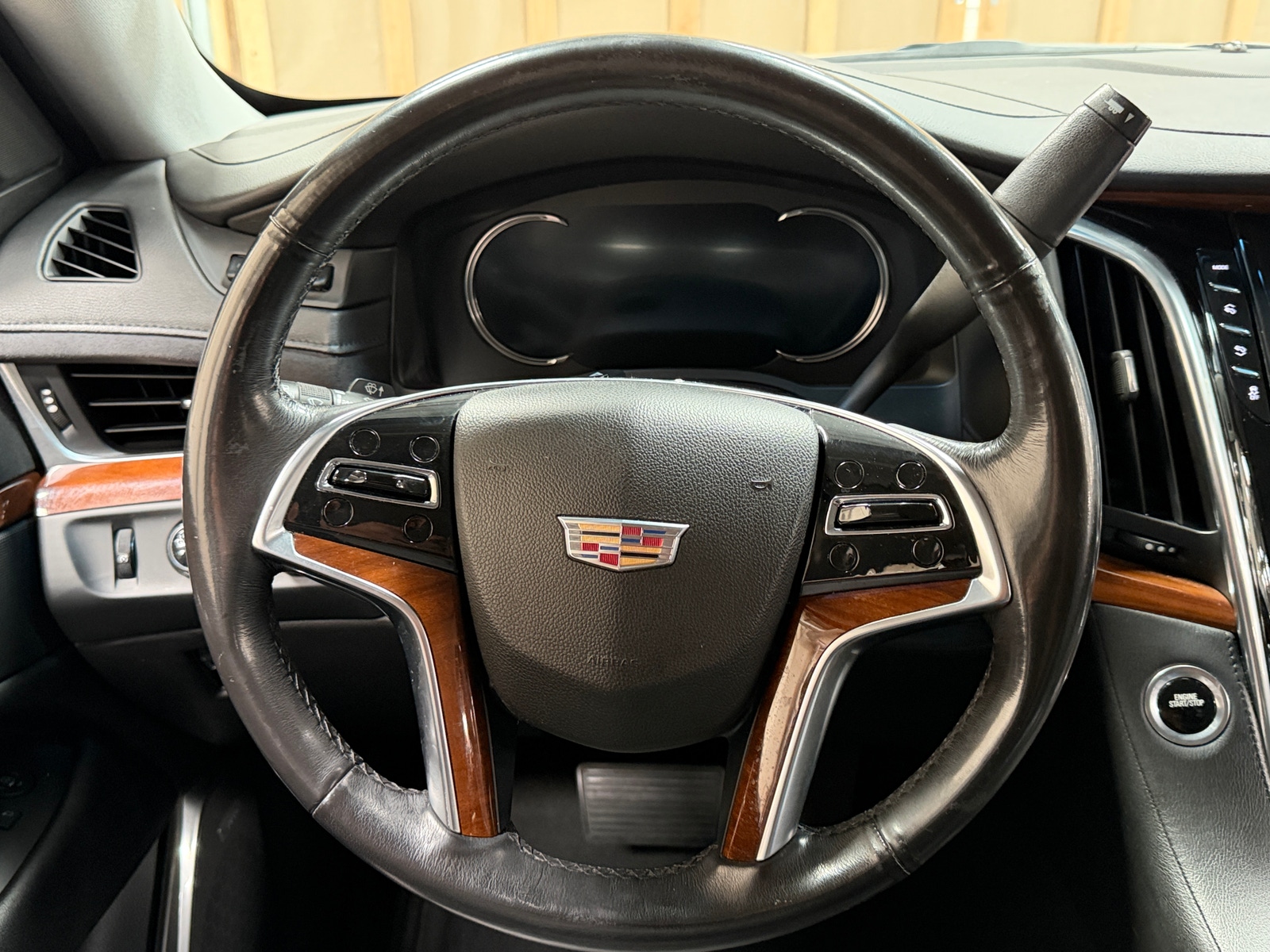 Thumbnail: 2019 Cadillac Escalade - 4