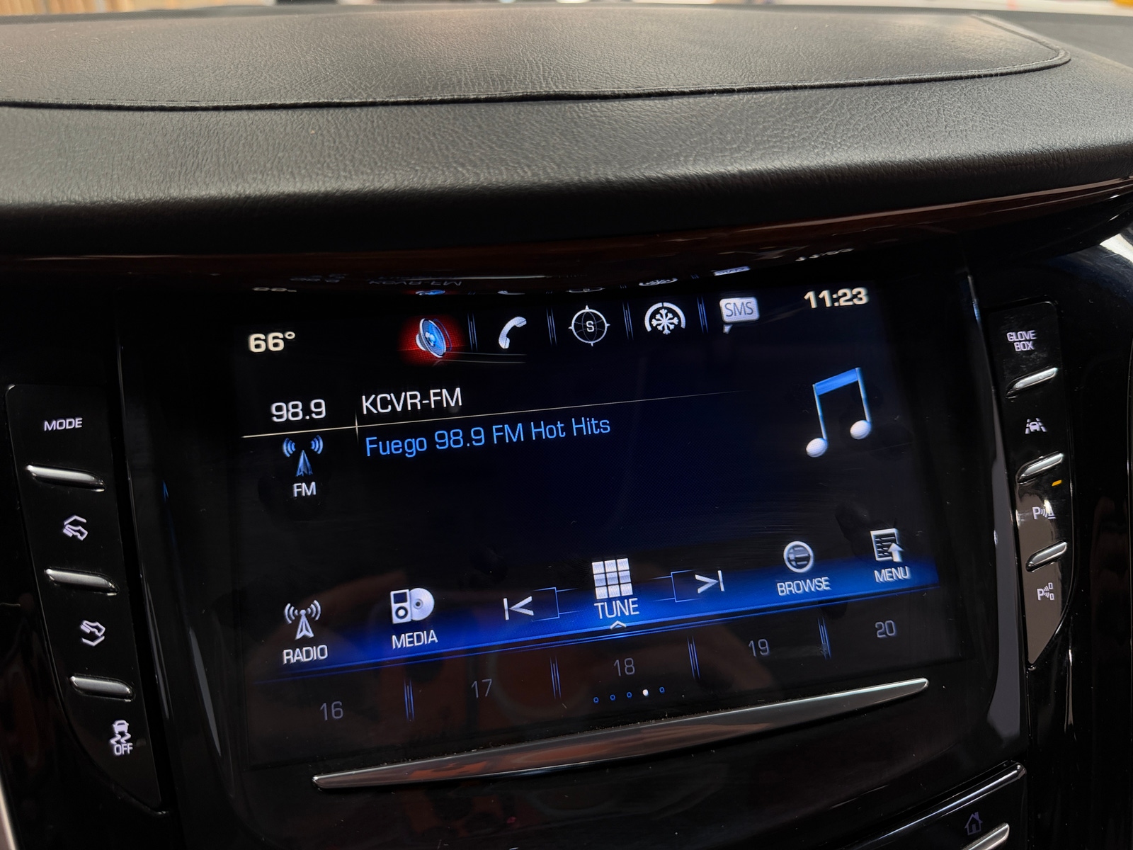 Thumbnail: 2019 Cadillac Escalade - 3
