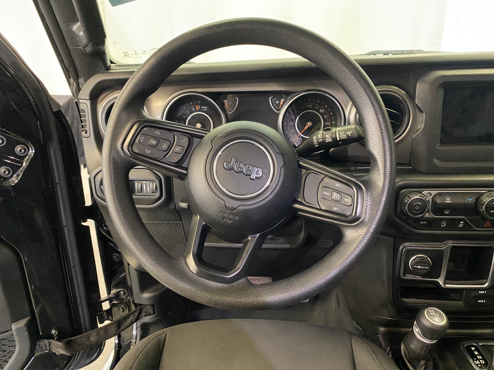 Thumbnail: 2022 Jeep Wrangler - 5