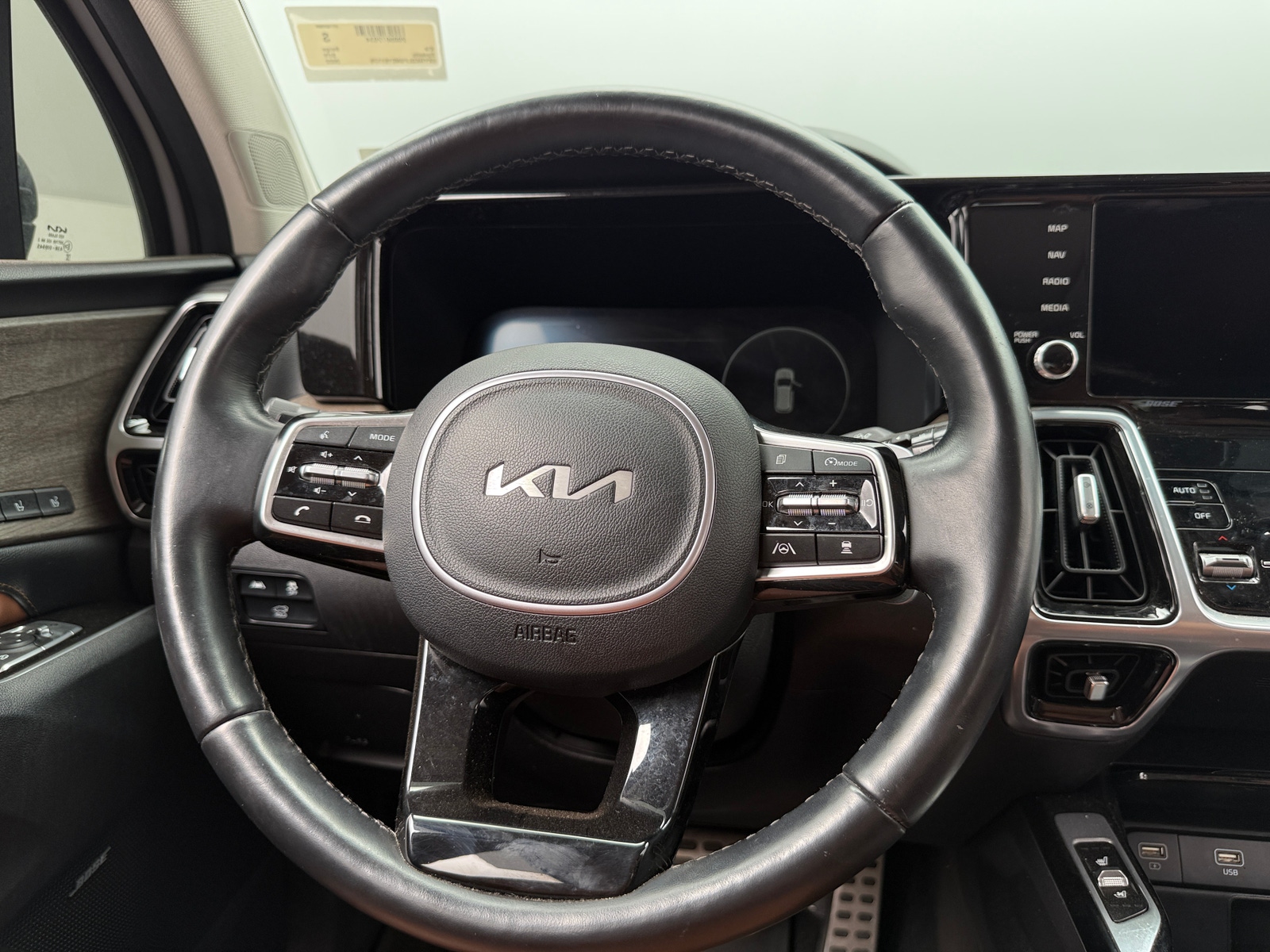 Thumbnail: 2022 Kia Sorento - 4