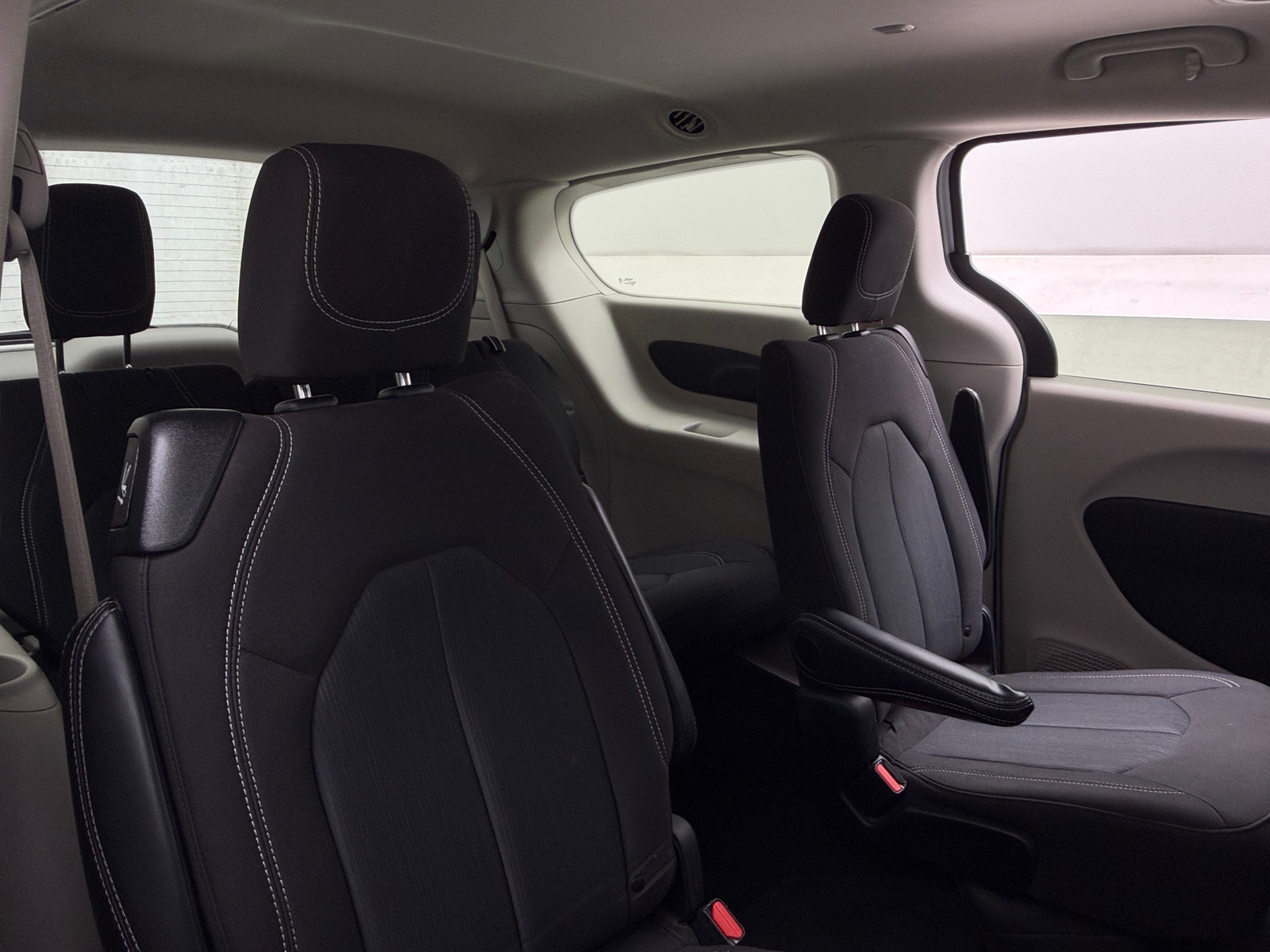 Thumbnail: 2024 Chrysler Voyager - 6