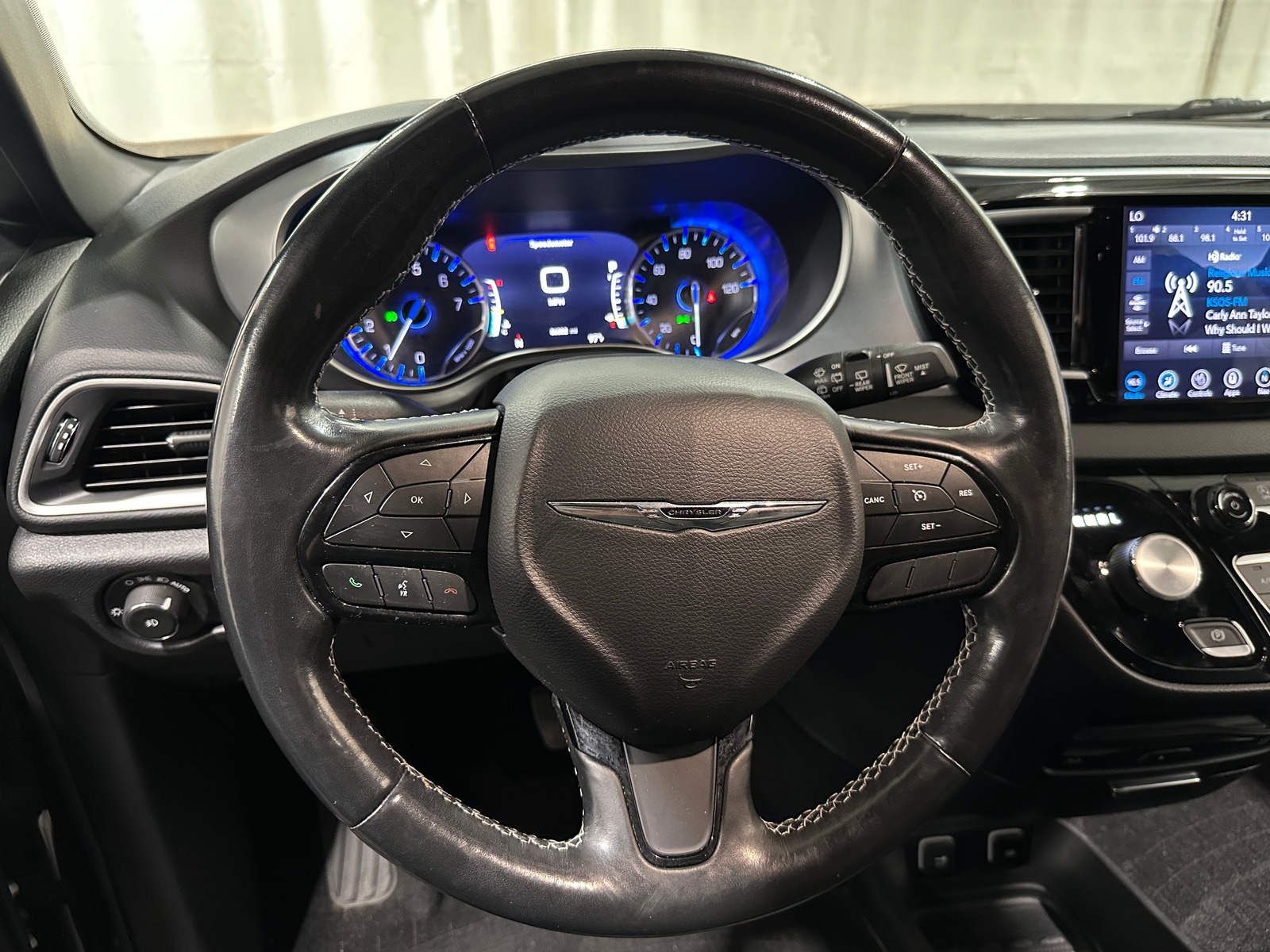 Thumbnail: 2020 Chrysler Pacifica - 4