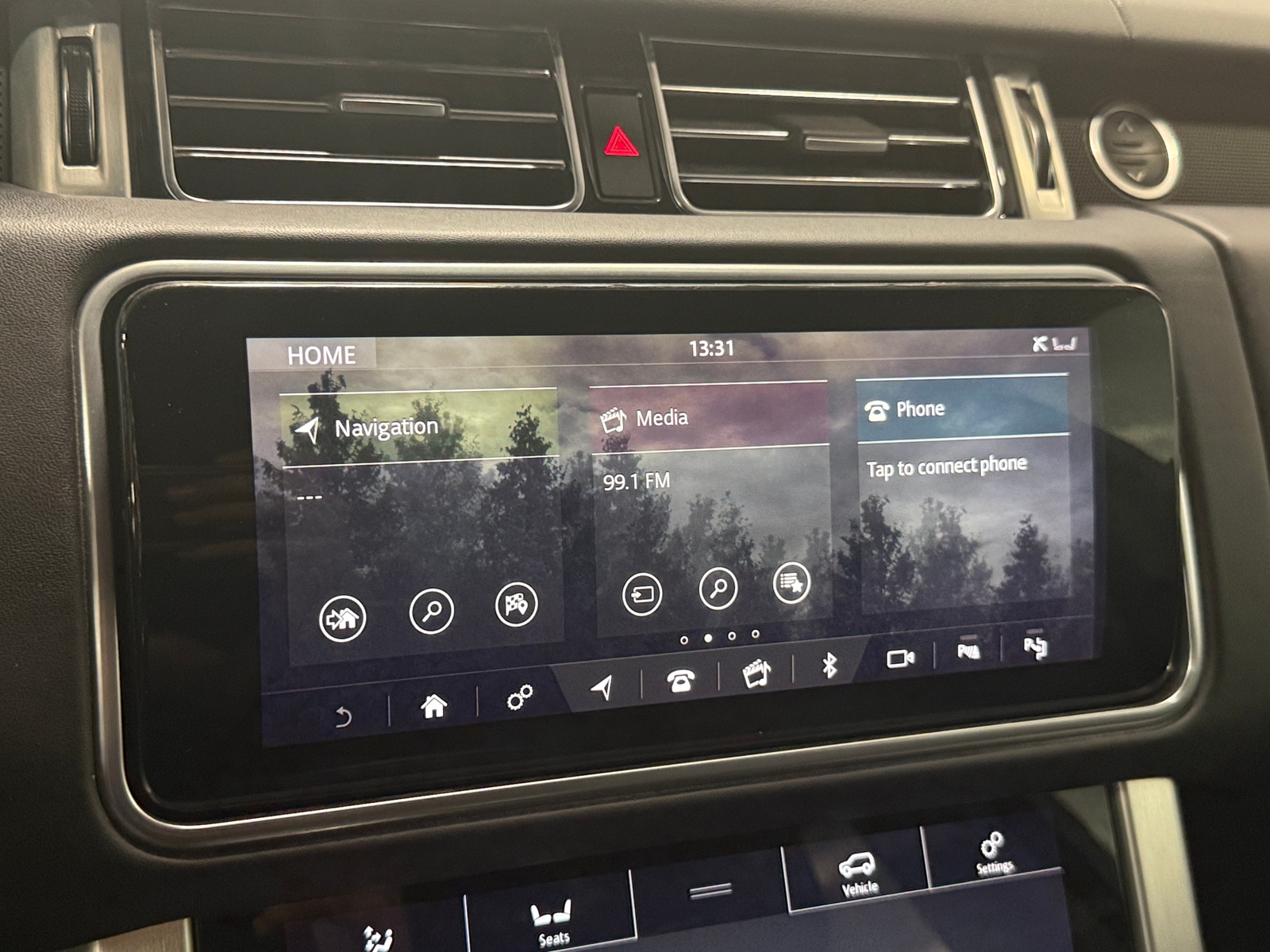 Thumbnail: 2020 Land Rover Range Rover - 3