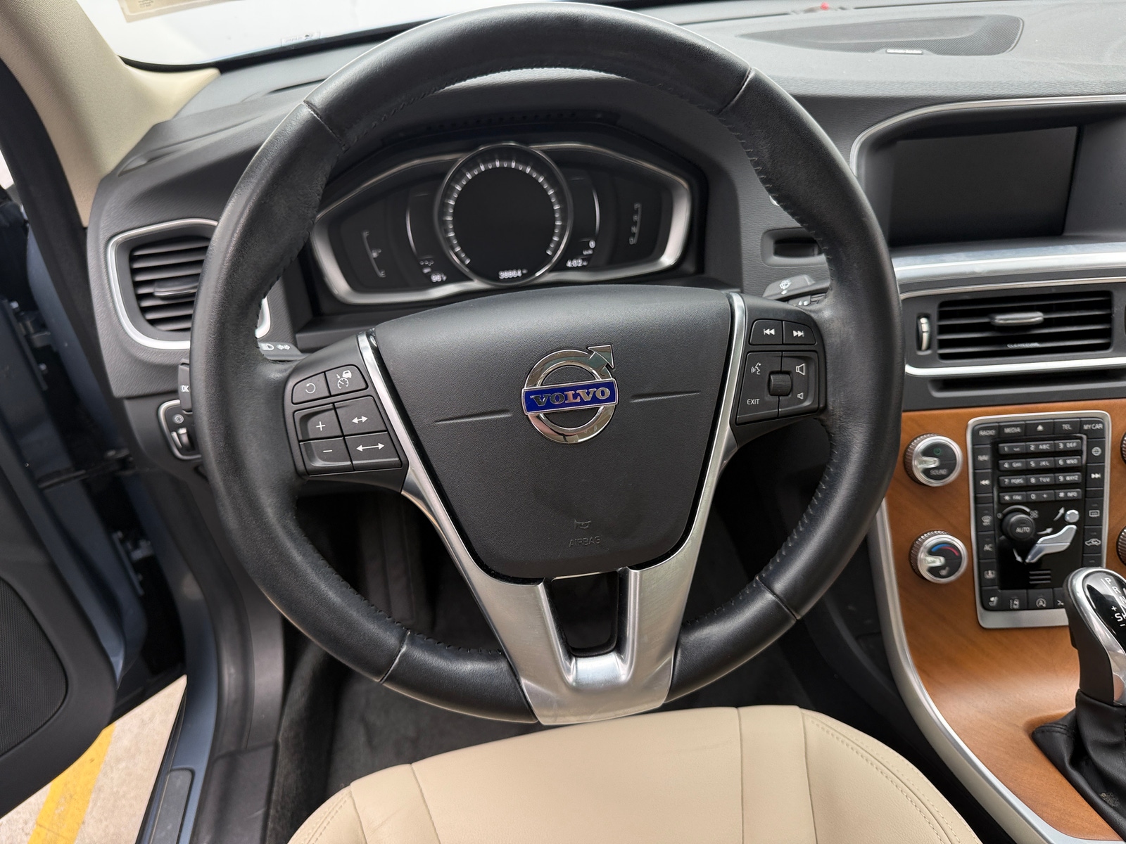 Thumbnail: 2017 Volvo S60 - 4