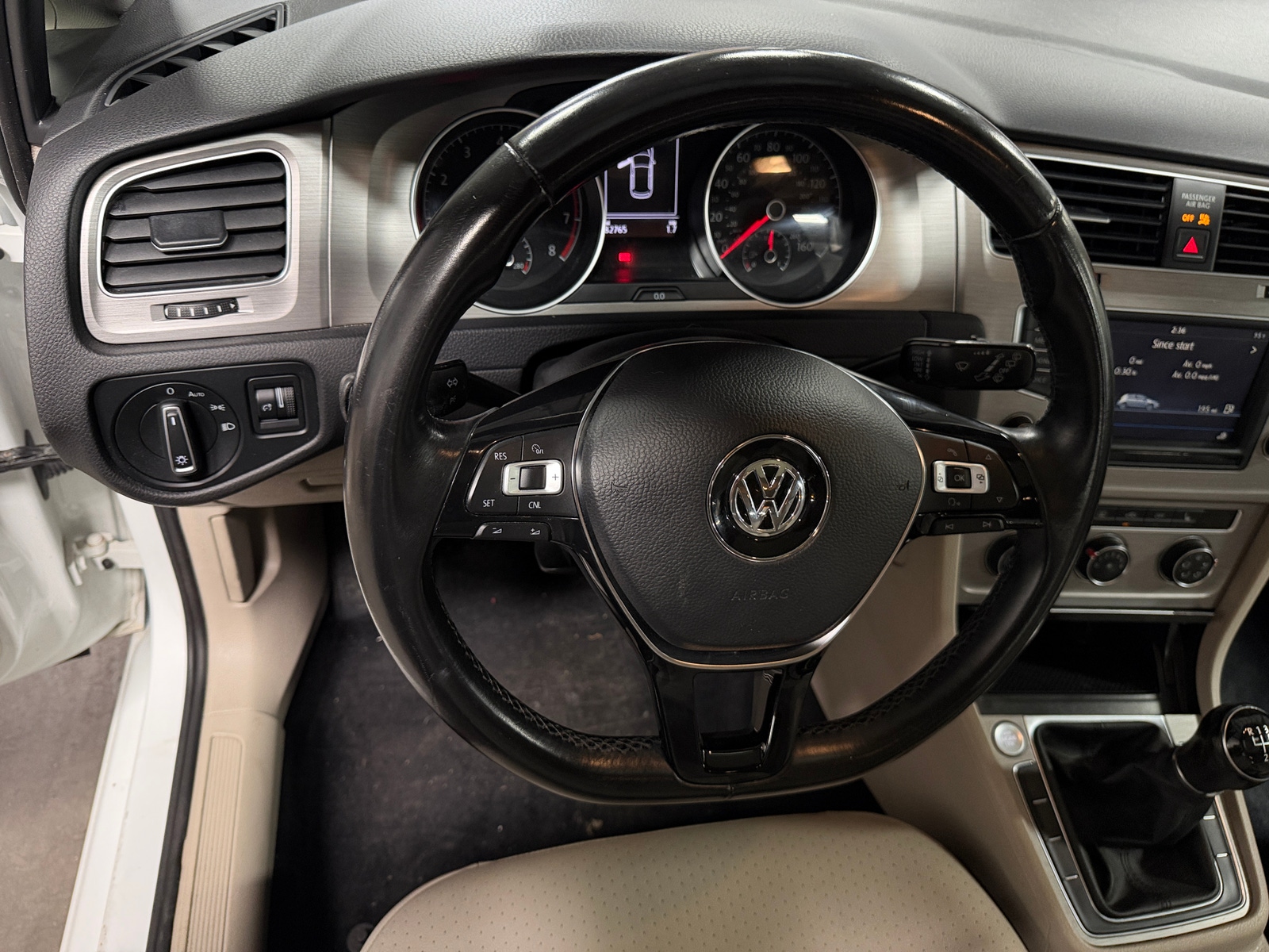 Thumbnail: 2017 Volkswagen Golf - 5