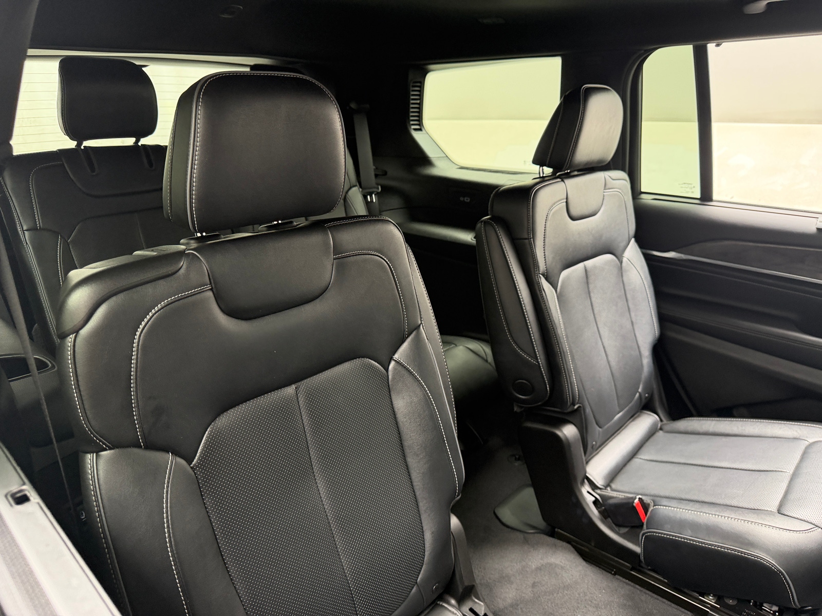 Thumbnail: 2022 Jeep Grand Cherokee L - 5