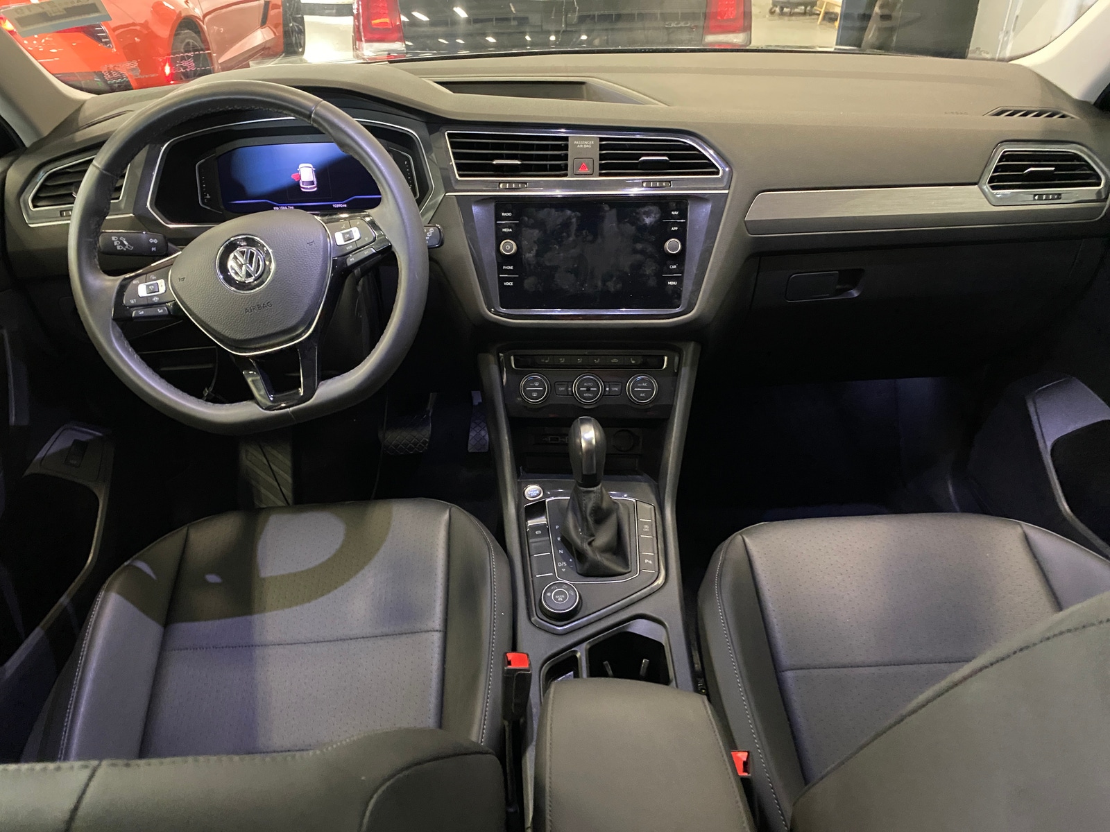Thumbnail: 2020 Volkswagen Tiguan - 2