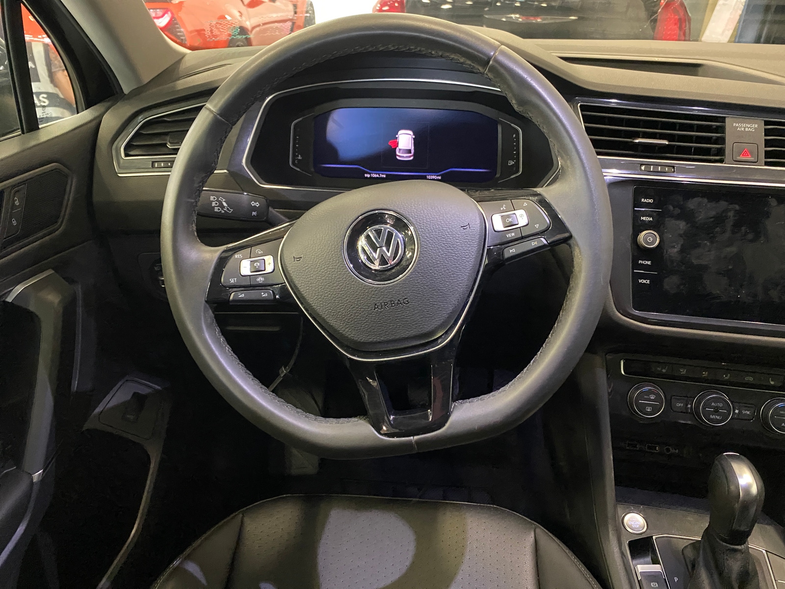 Thumbnail: 2020 Volkswagen Tiguan - 4