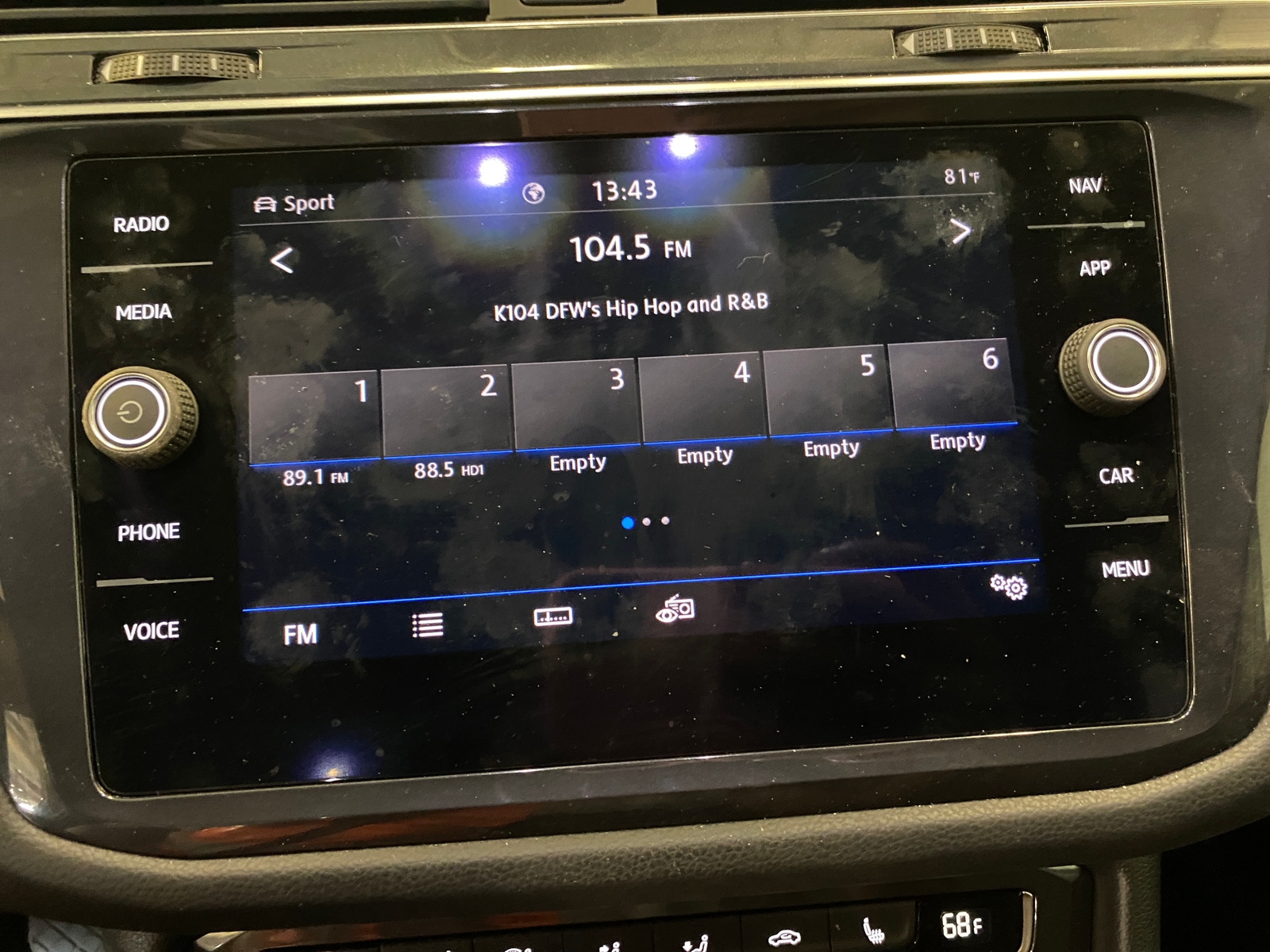 Thumbnail: 2020 Volkswagen Tiguan - 3